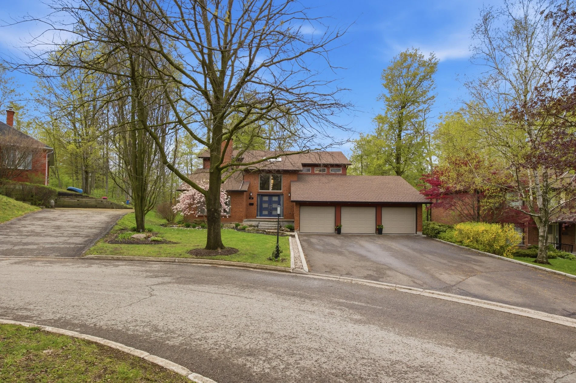 8_20 huntingdale pl- 06.jpg