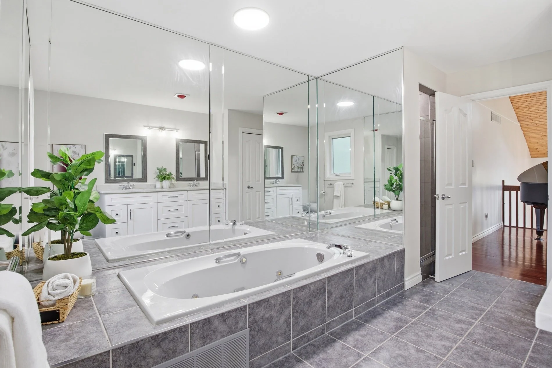 64_20 huntingdale pl- 052.jpg