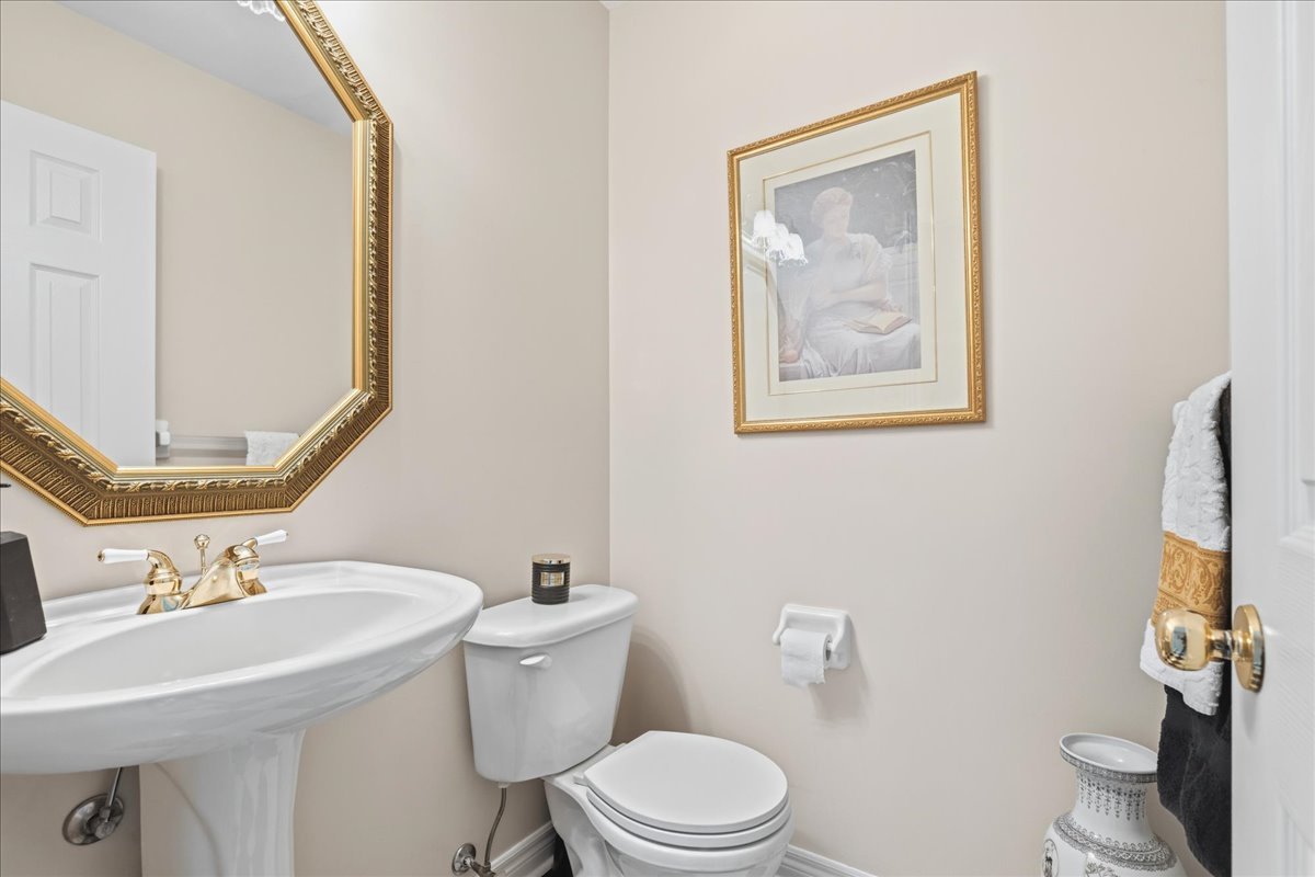 12-54 Woodcrest Crt -0664.jpg