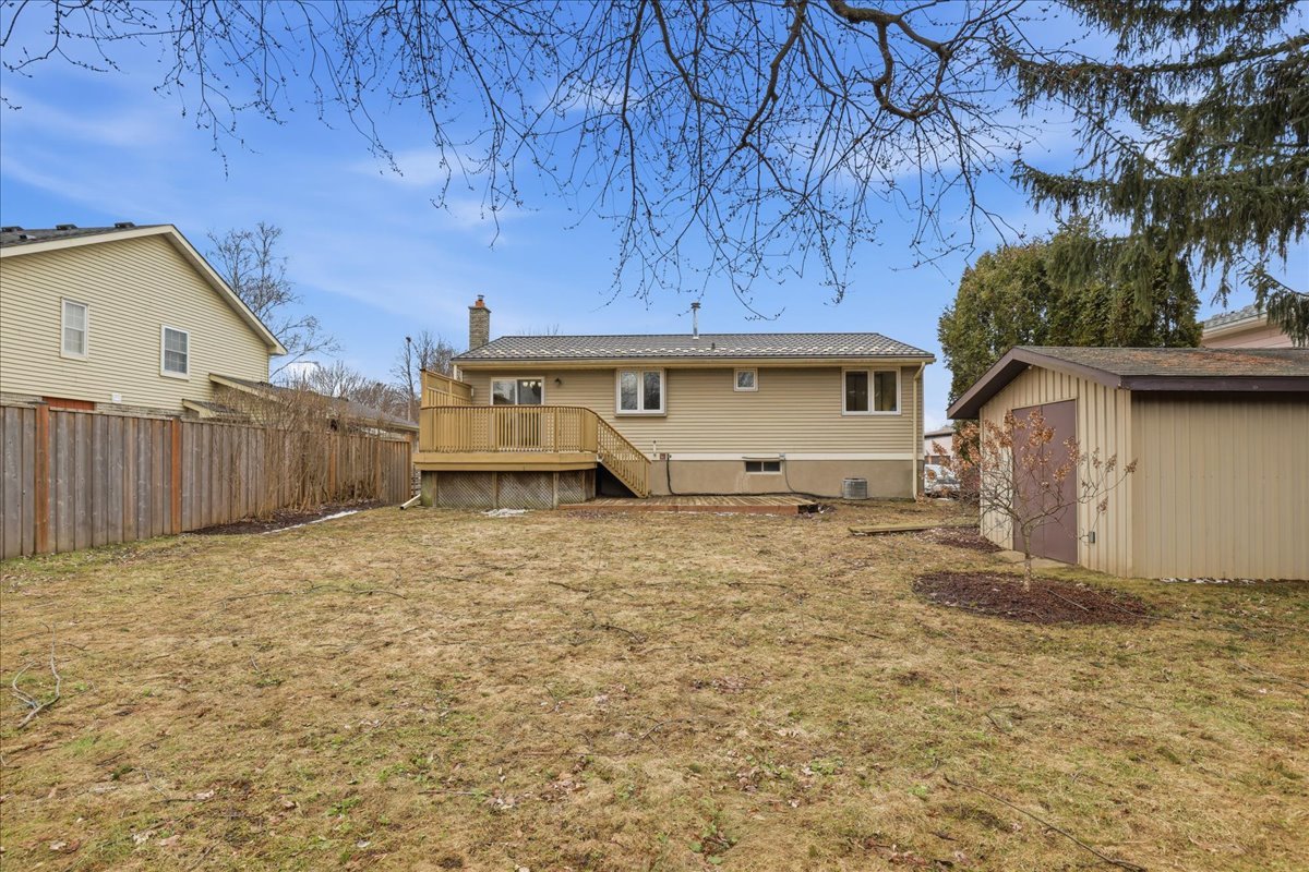 40-105 White Pine Cres 5G5A1387.jpg