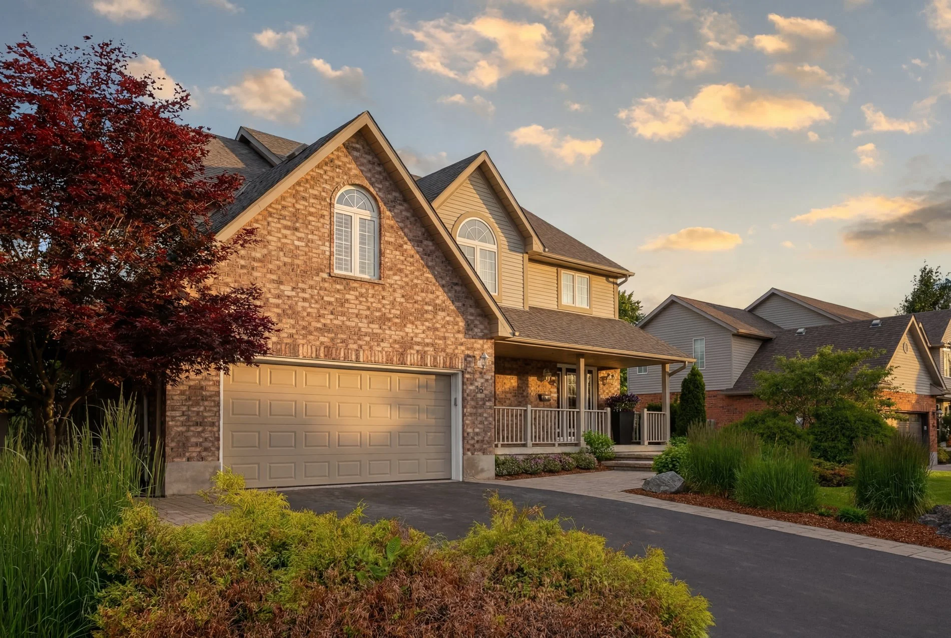 4_36 weberlyn crescent- 03 golden hour edit.jpg