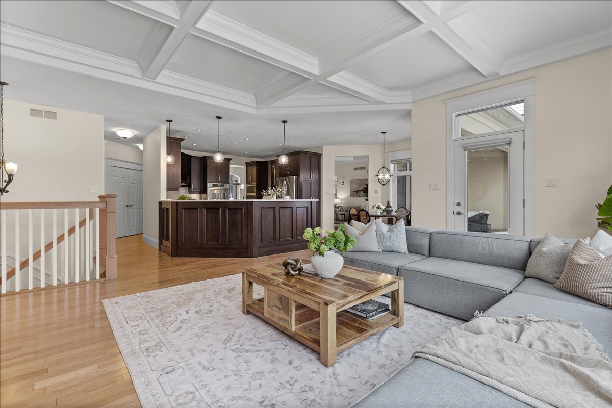 022-86 Canters Close Int-0054.jpg