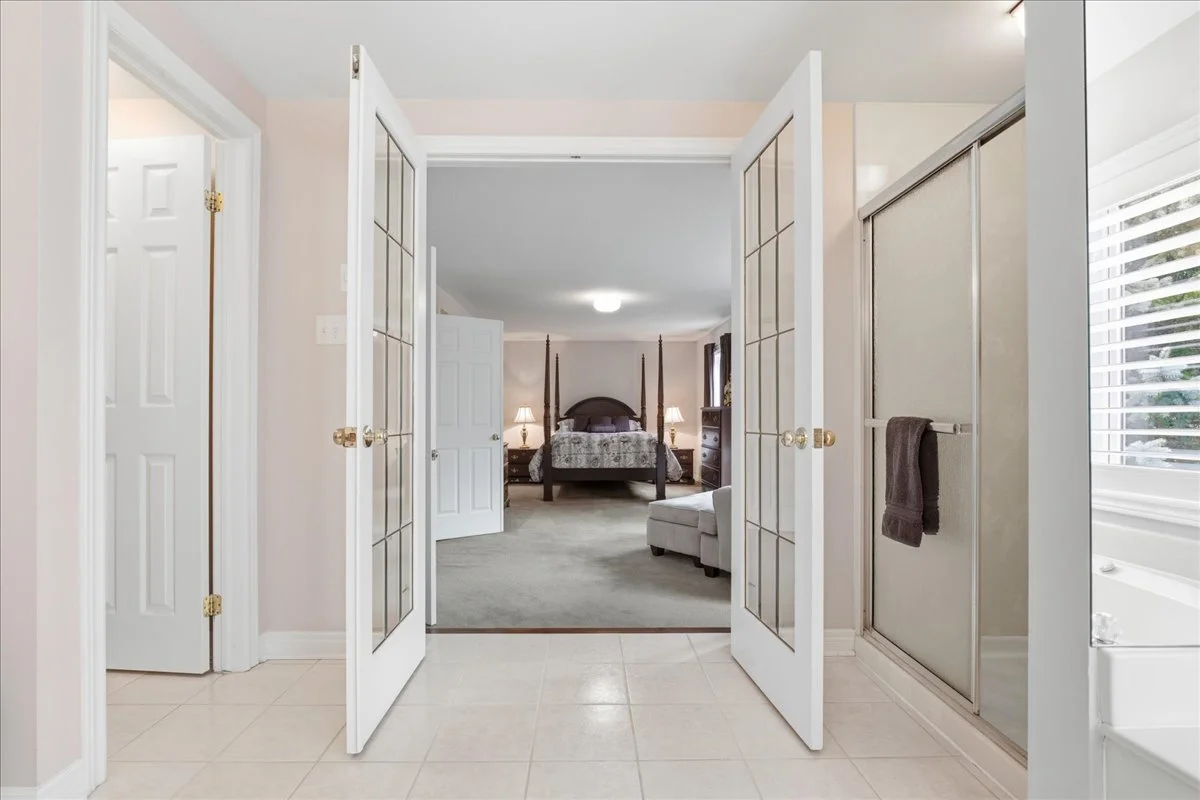 31-54 Woodcrest Crt -0724.jpg