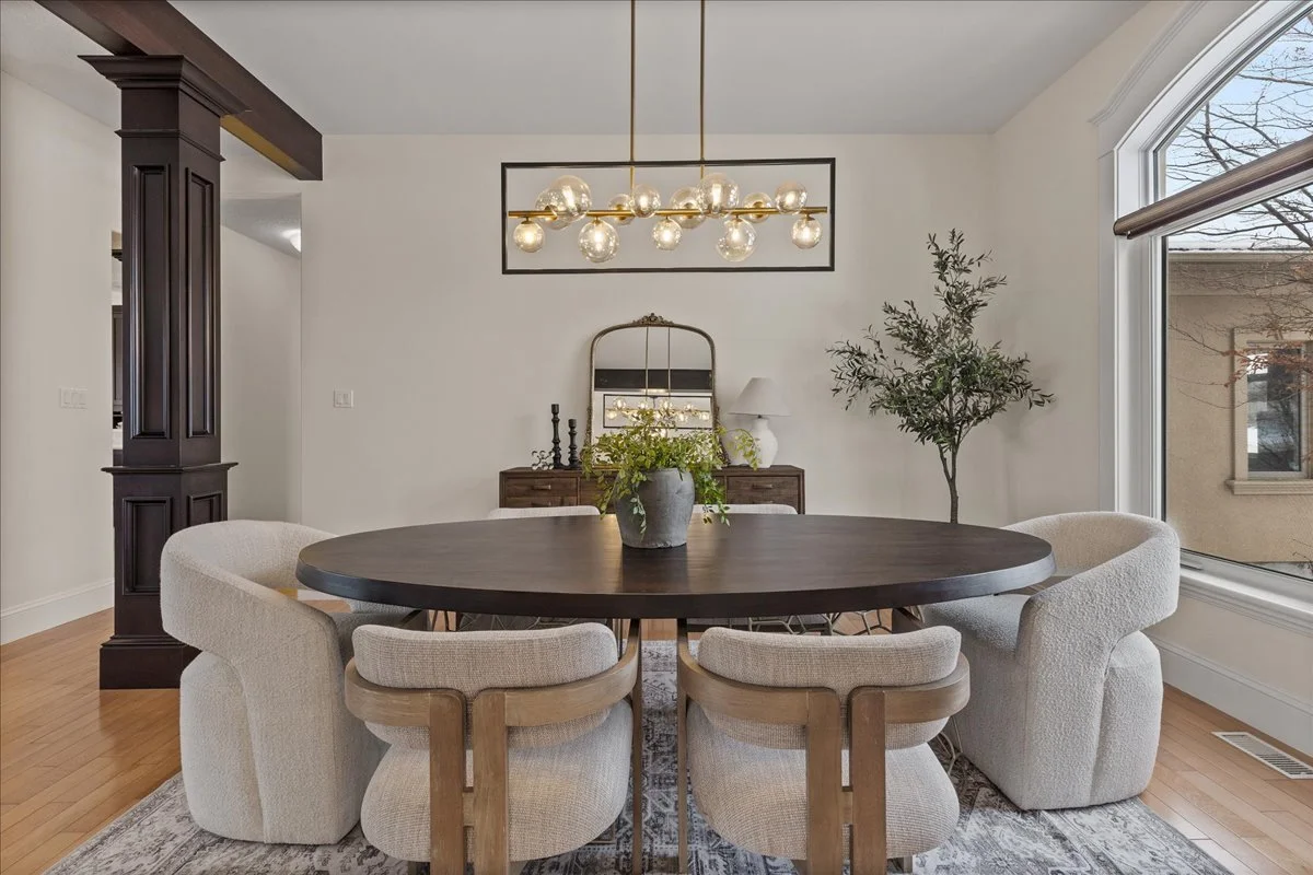 041-86 Canters Close Int-0126.jpg