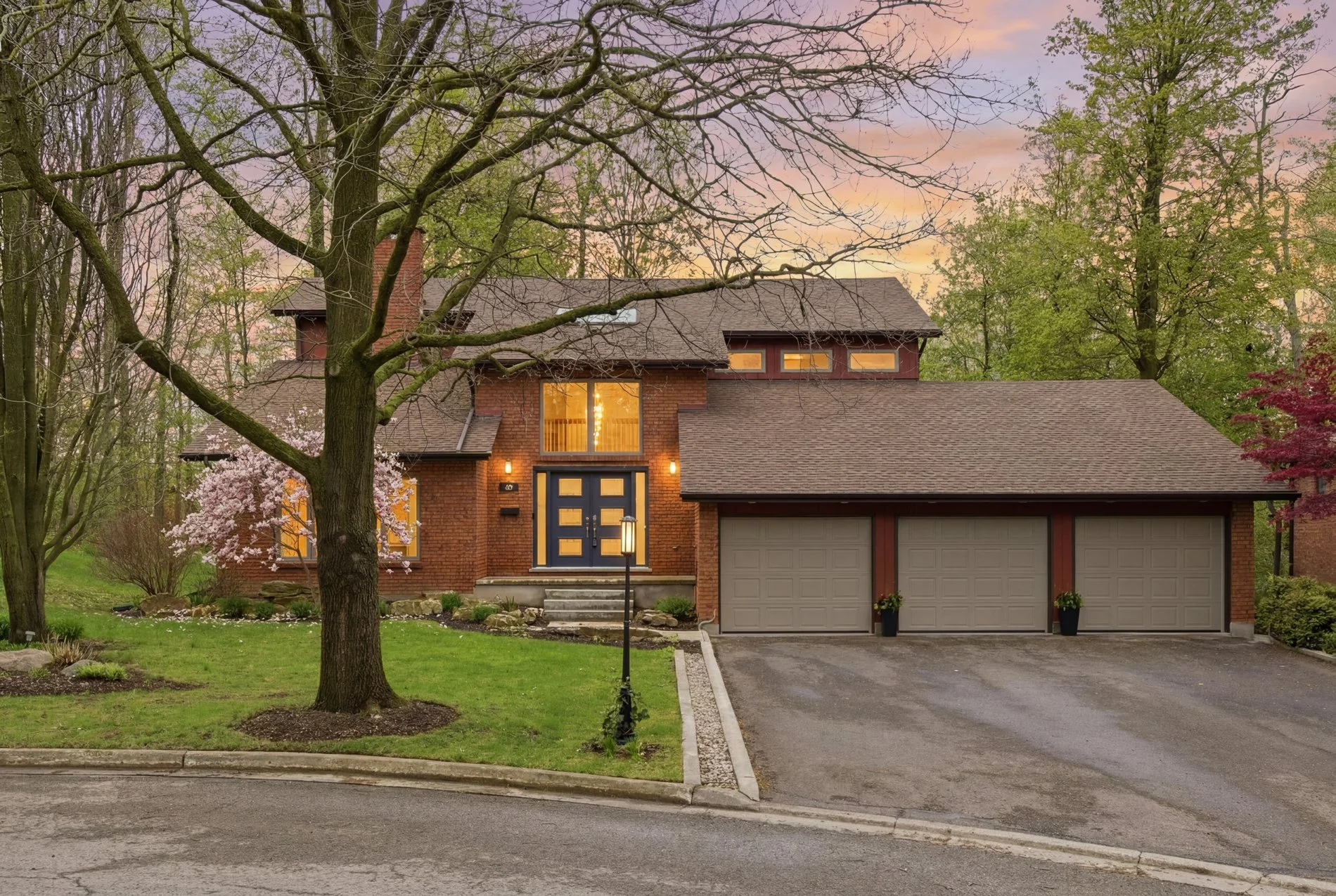20 HUNTINGDALE PLACE, KITCHENER - $1,60,000