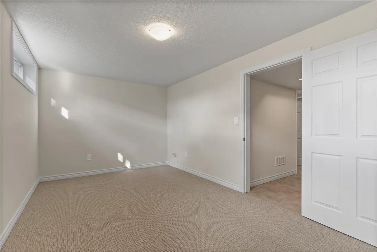 26-111 Second Ave Int-0426.jpg