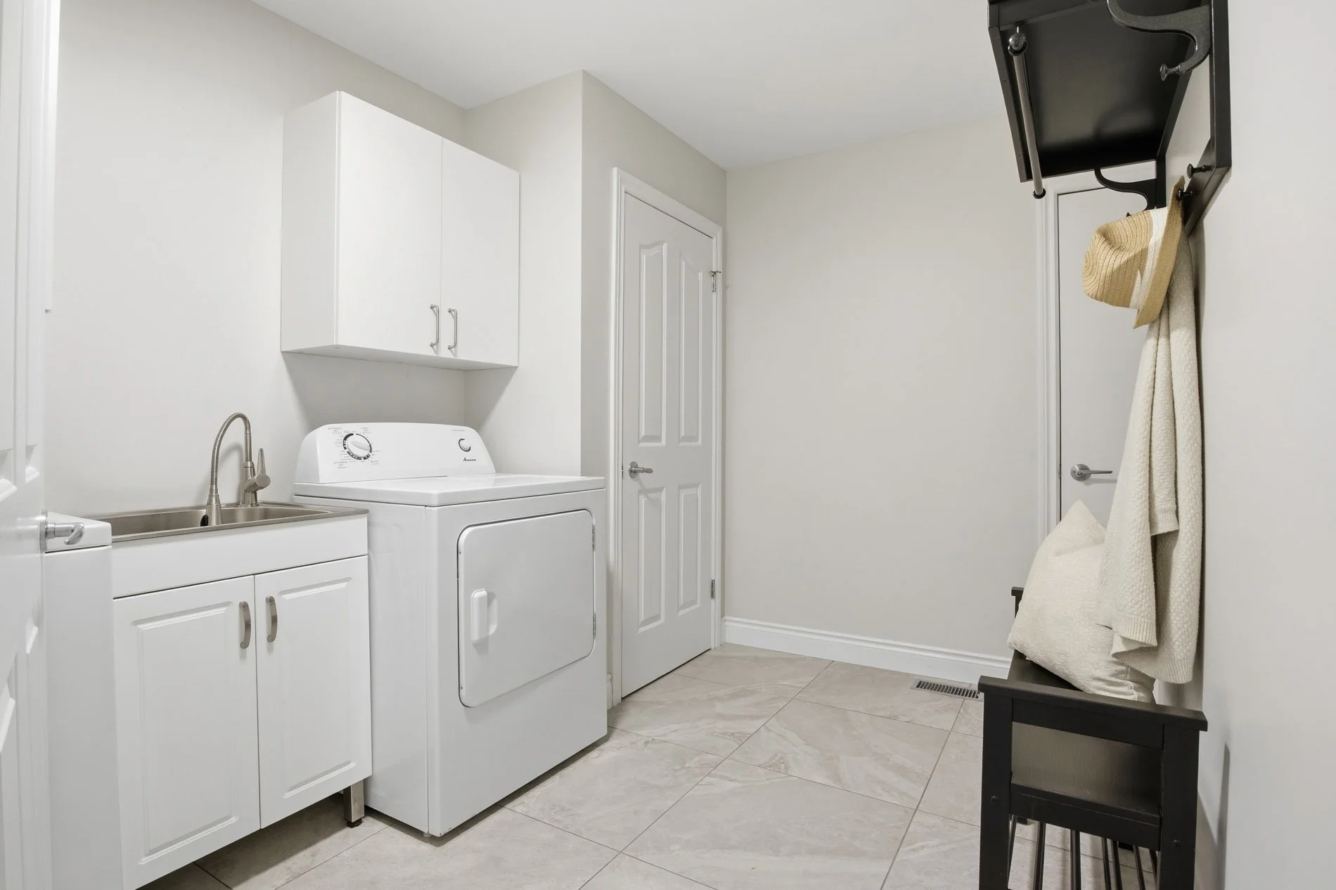 43_20 huntingdale pl- 034.jpg