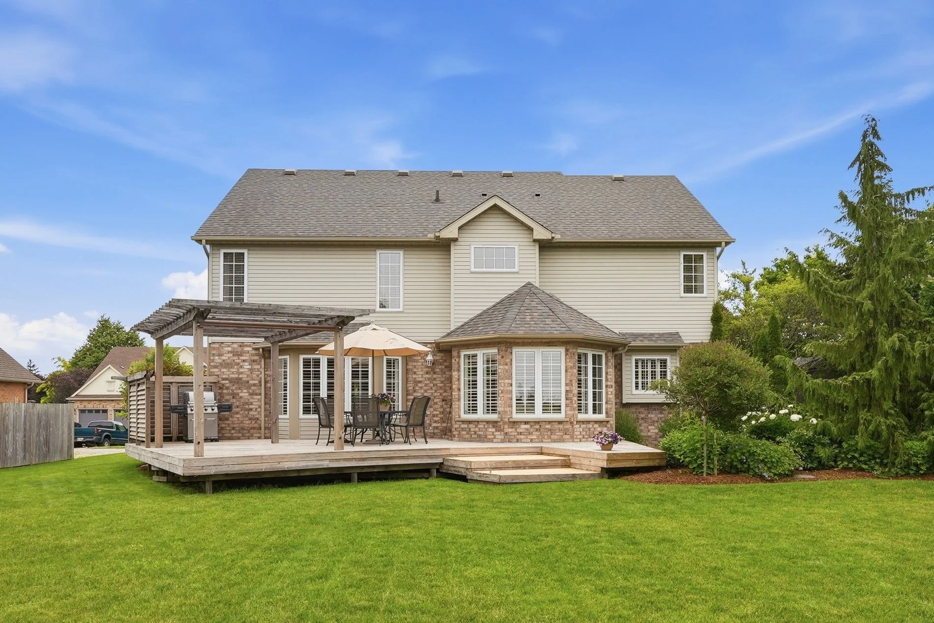 74_36 weberlyn crescent- 062.jpg