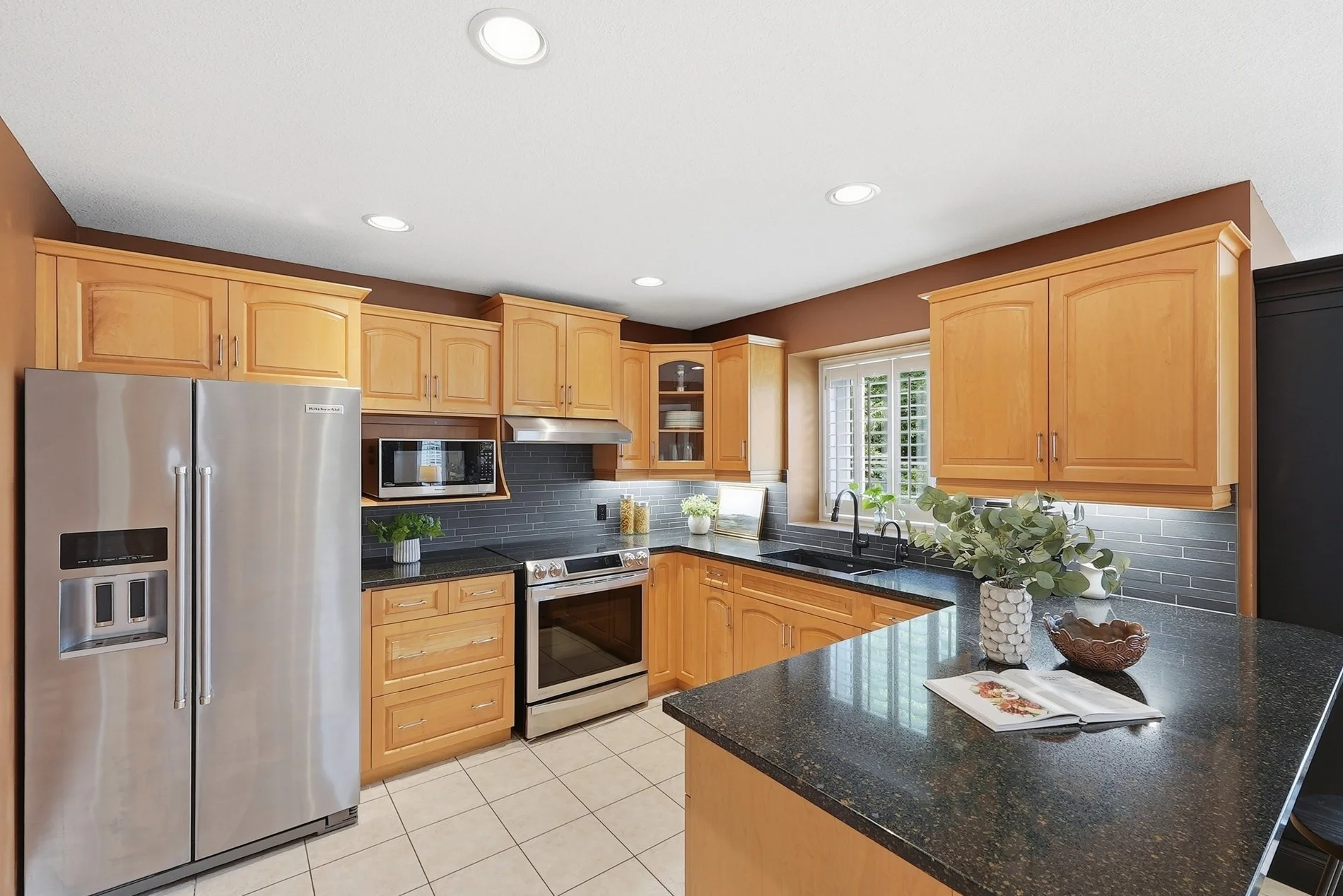 29_36 weberlyn crescent- 022.jpg