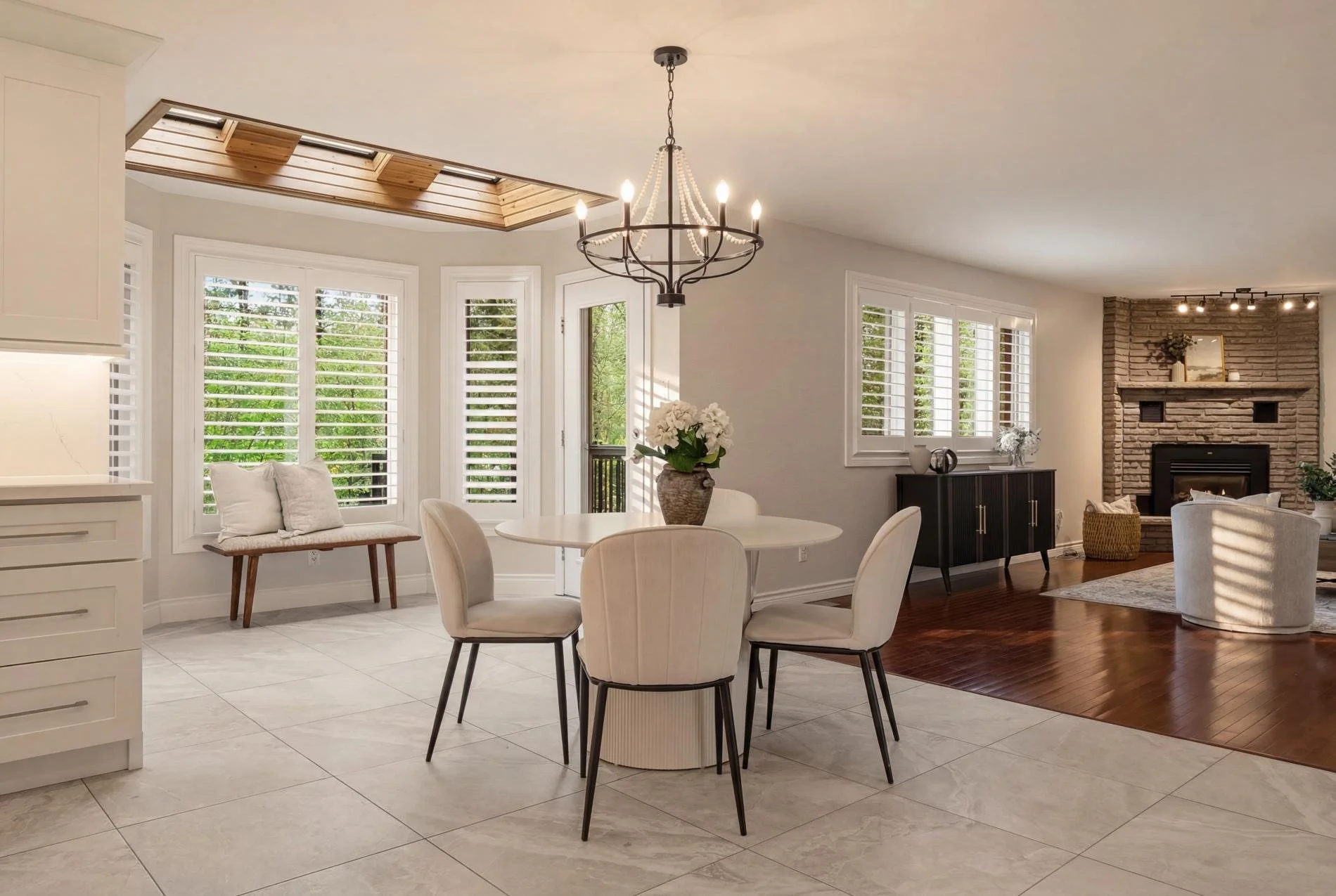 32_20 huntingdale pl- 024 a&d lighting edit.jpg