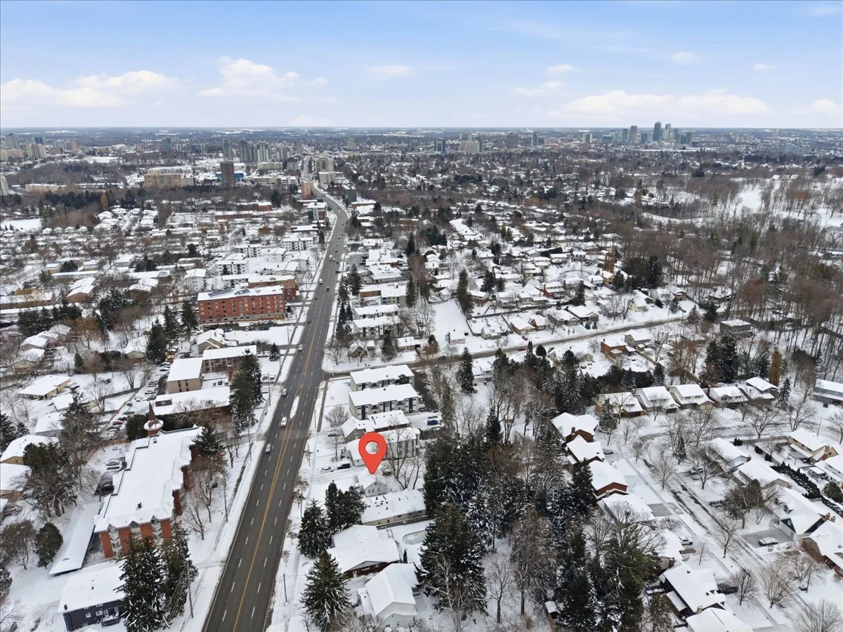 15-389 Erb St W--14-Edit.jpg