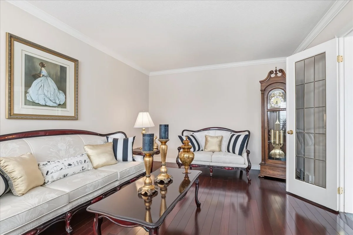 11-54 Woodcrest Crt -0661.jpg