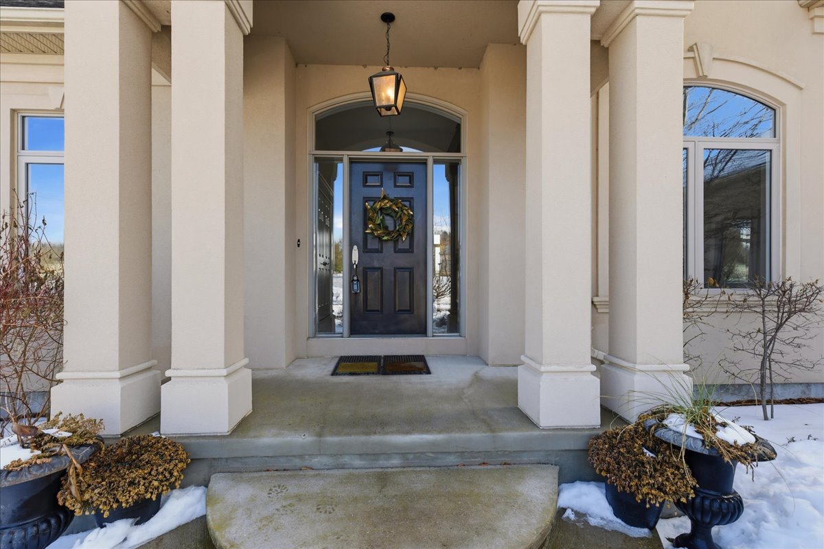 004-86 Canters Close EXT-0202.jpg