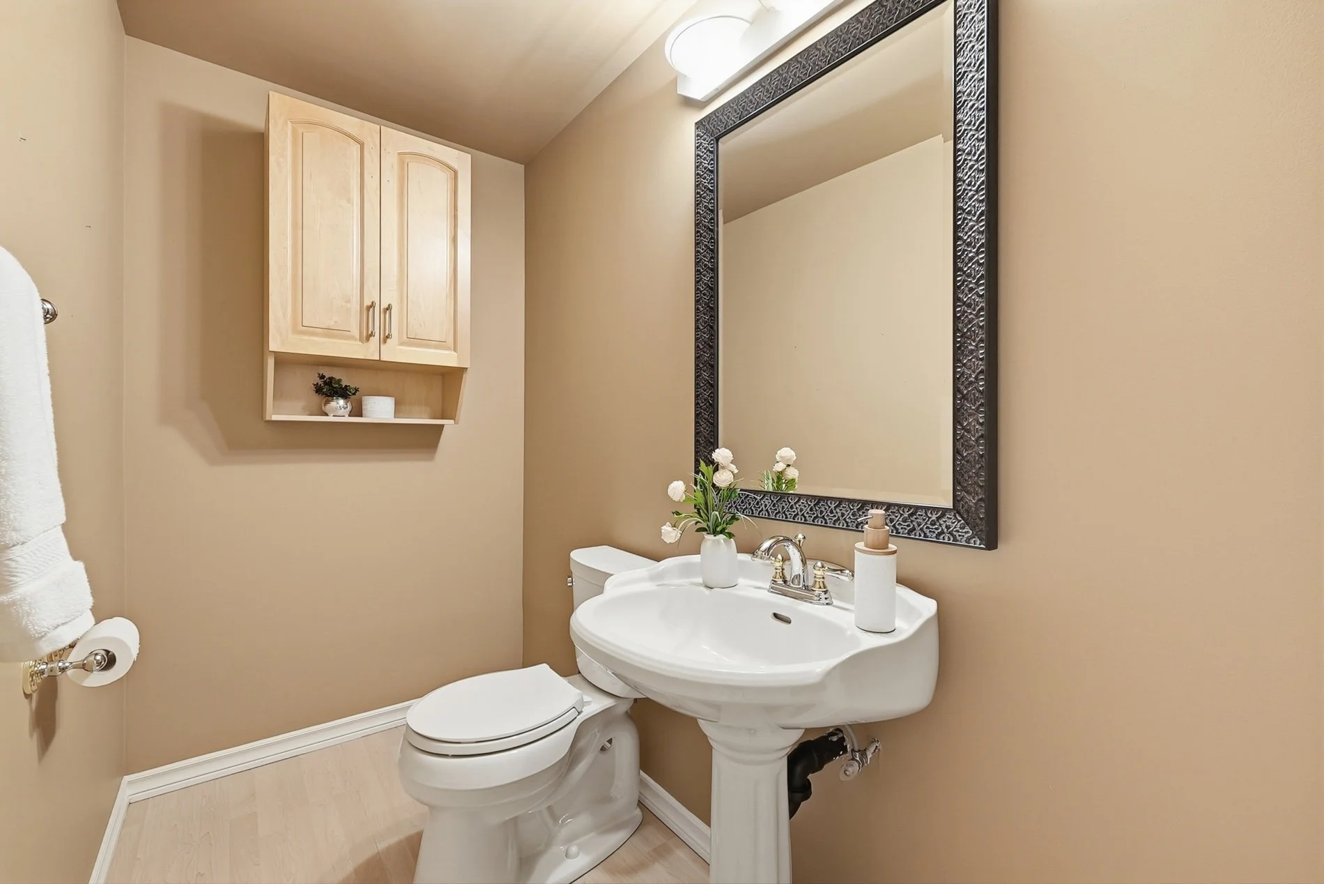 66_36 weberlyn crescent- 054.jpg
