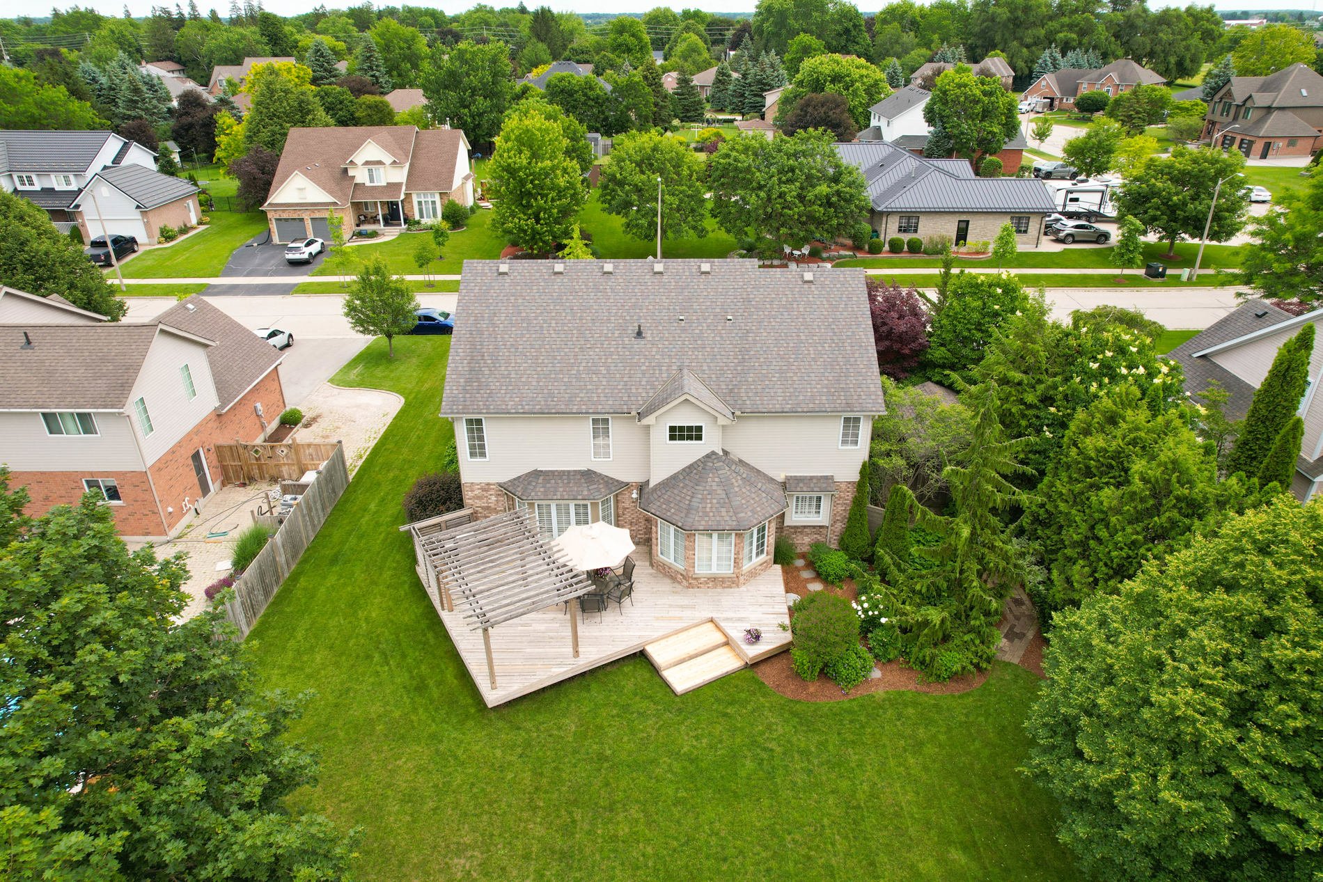 78_36 weberlyn crescent- 066.jpg