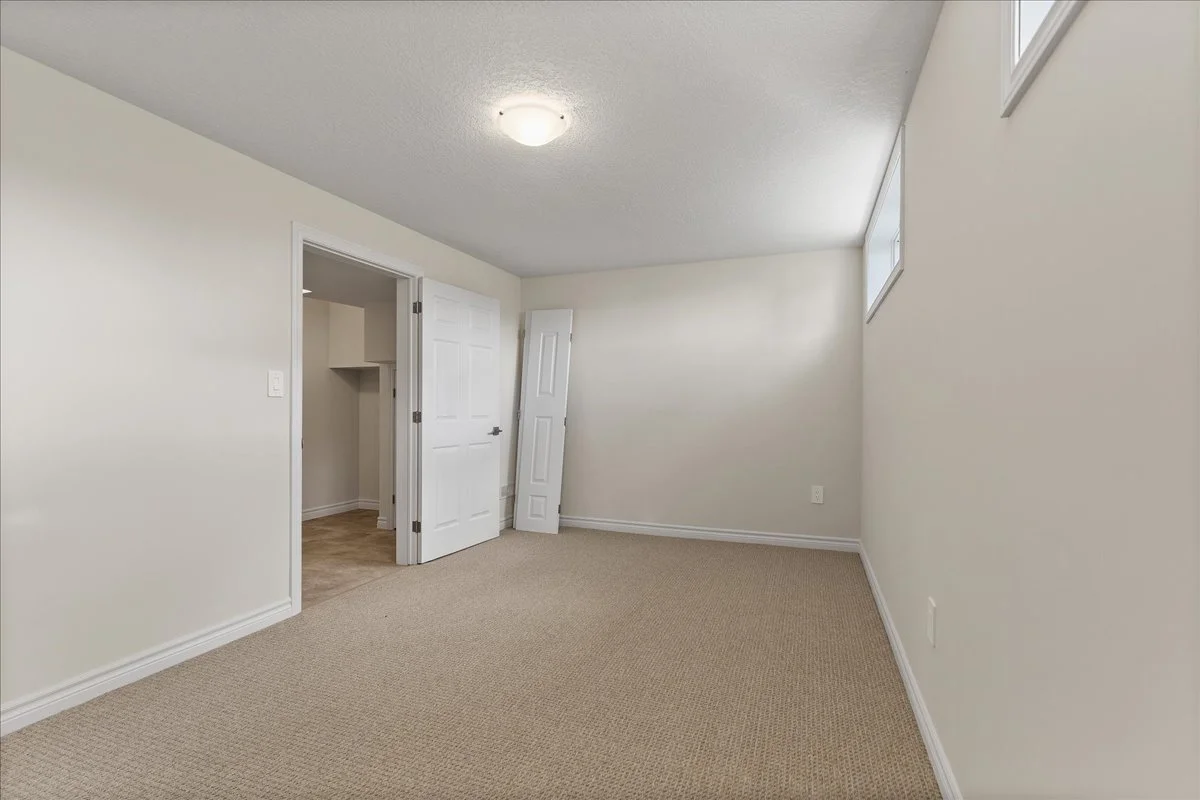 25-111 Second Ave Int-0423.jpg