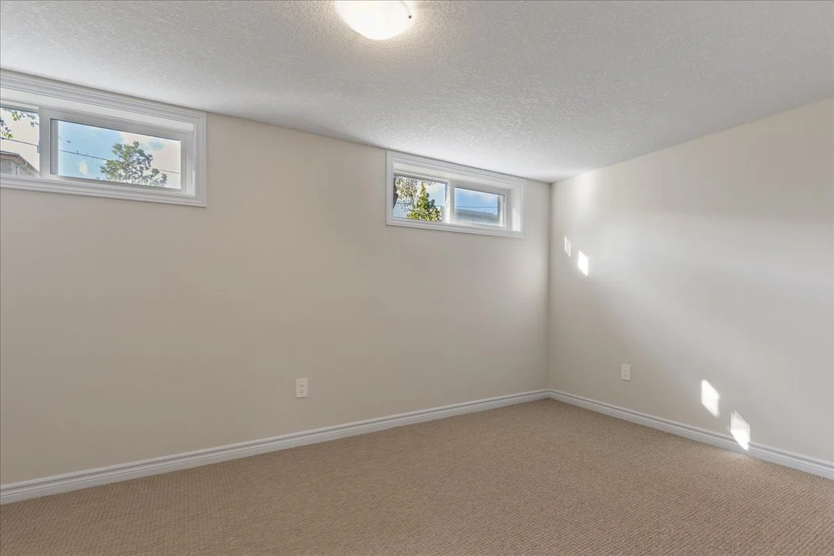 24-111 Second Ave Int-0420.jpg