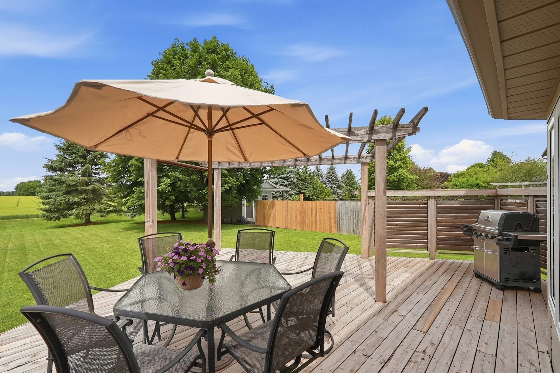 68_36 weberlyn crescent- 056.jpg