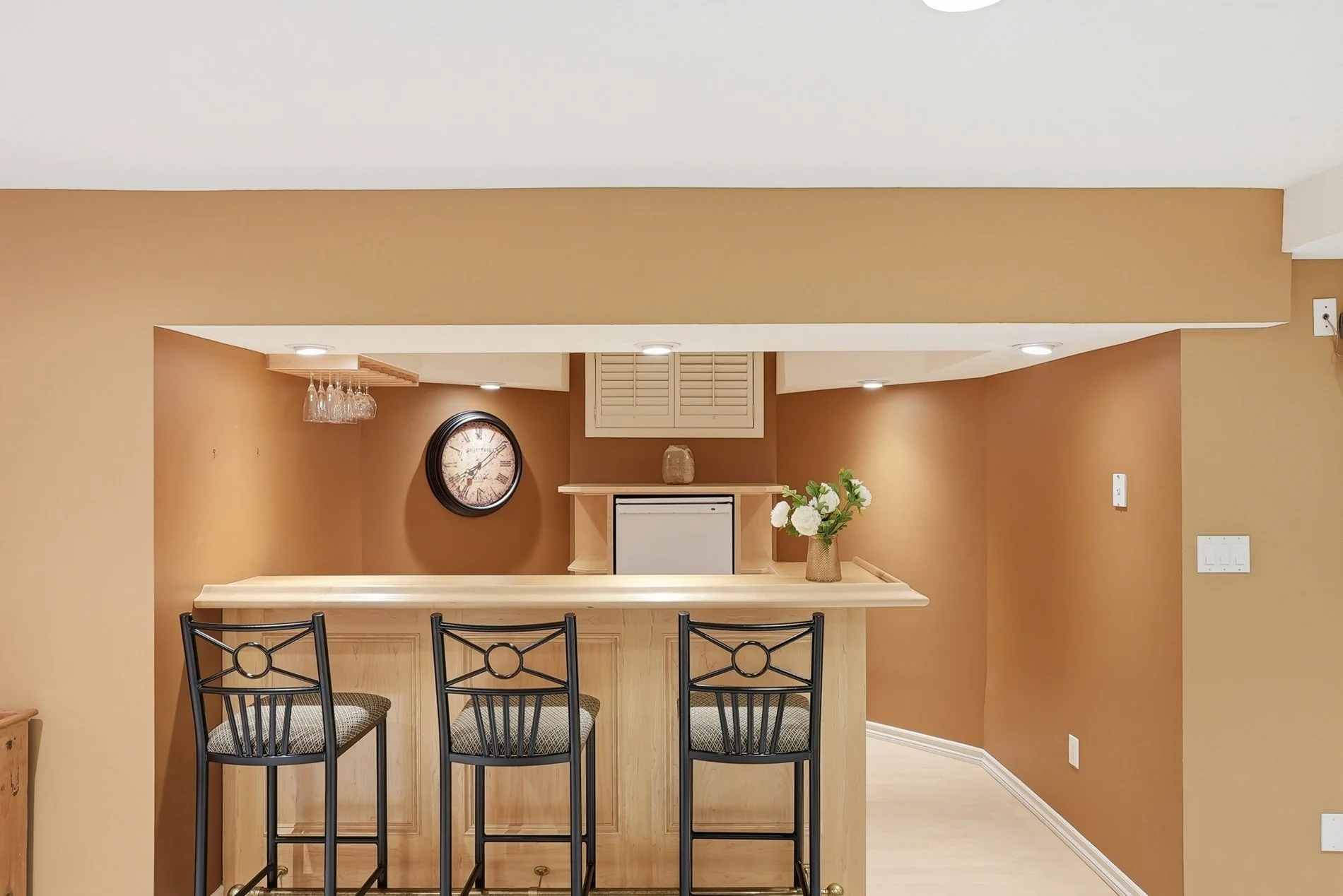 63_36 weberlyn crescent- 051.jpg