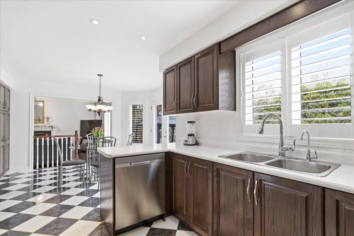 19-54 Woodcrest Crt -0685.jpg