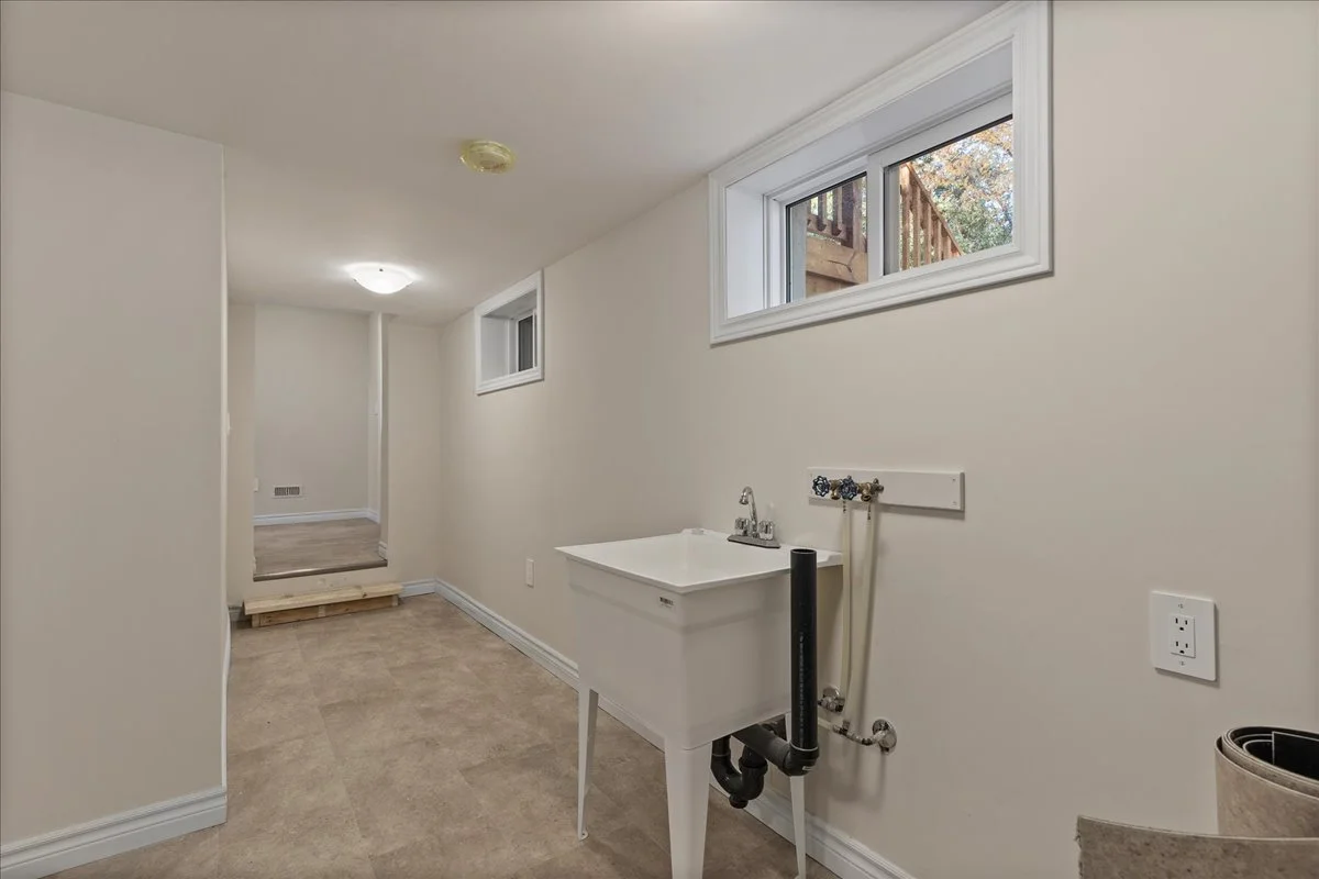 30-111 Second Ave Int-0438.jpg