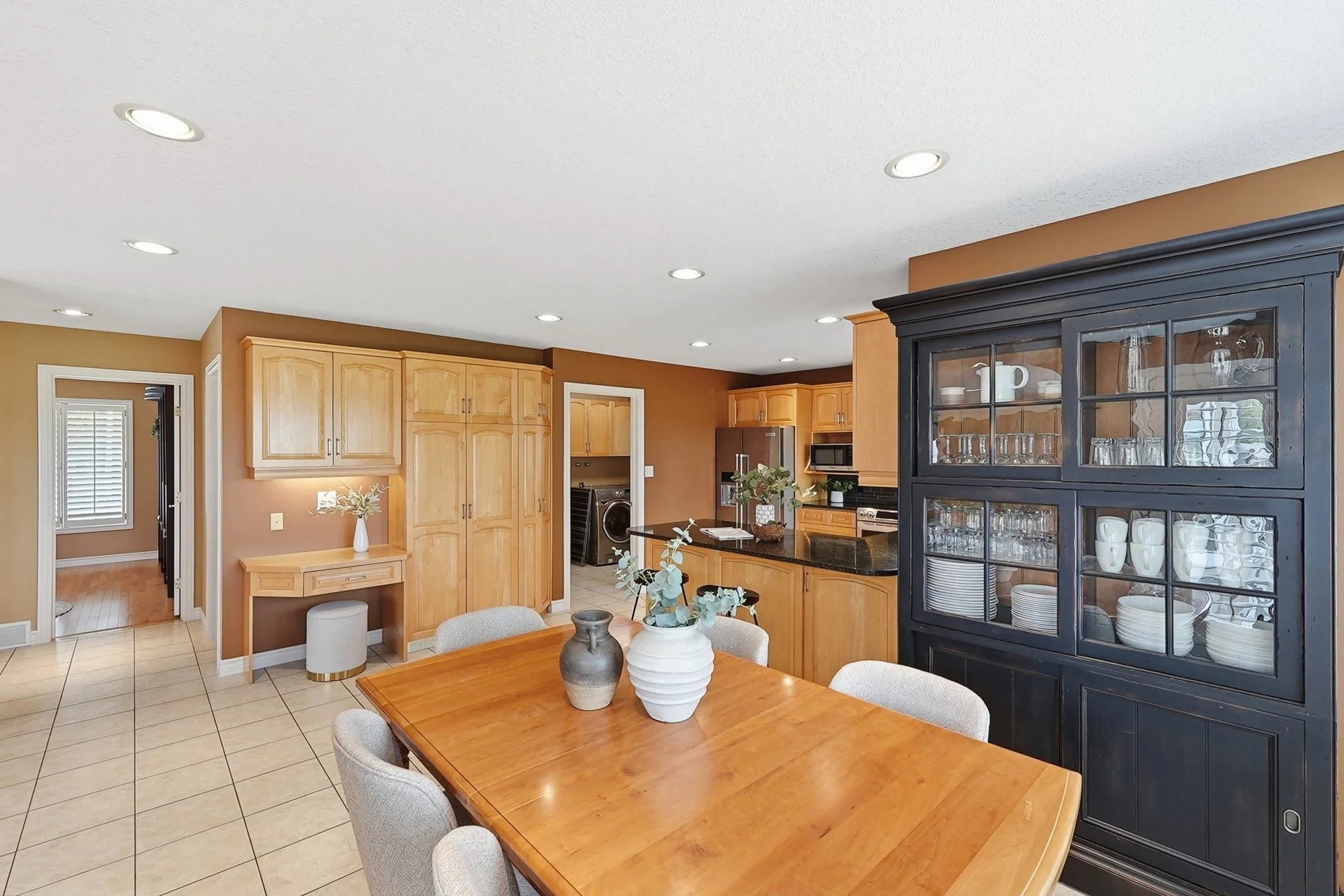 28_36 weberlyn crescent- 021.jpg