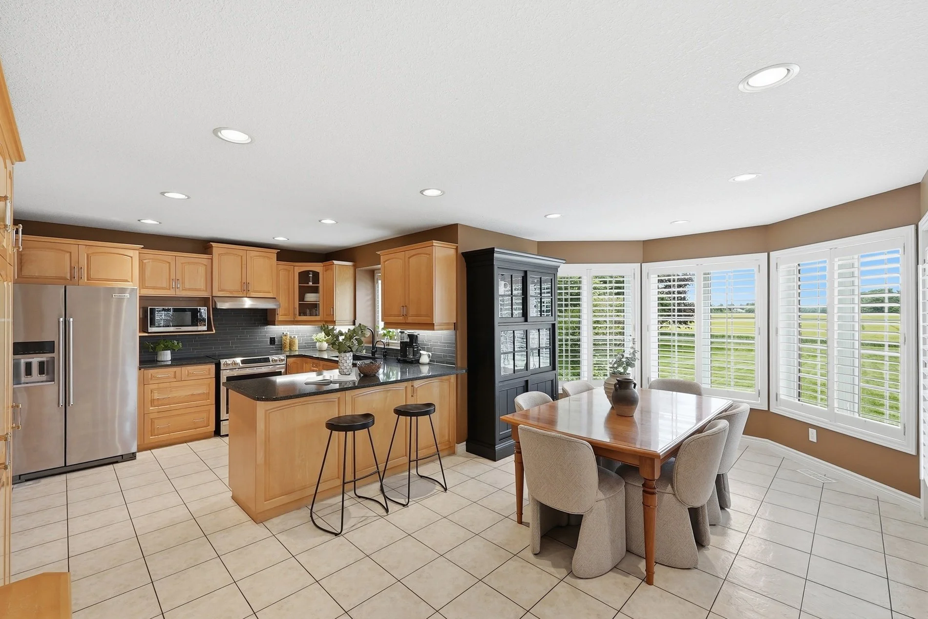 24_36 weberlyn crescent- 019.jpg