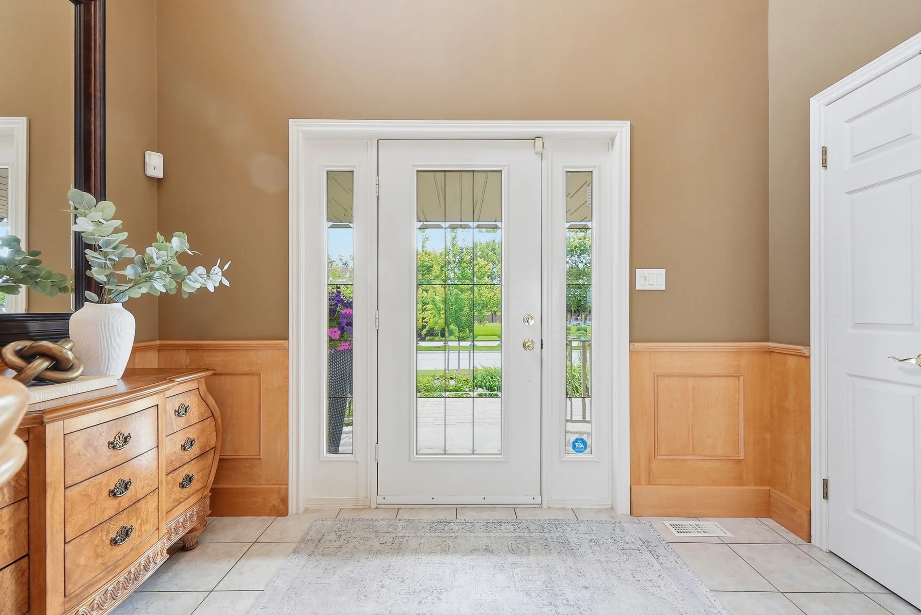 15_36 weberlyn crescent- 013.jpg