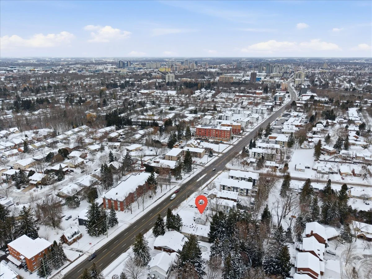 16-389 Erb St W--17-Edit.jpg