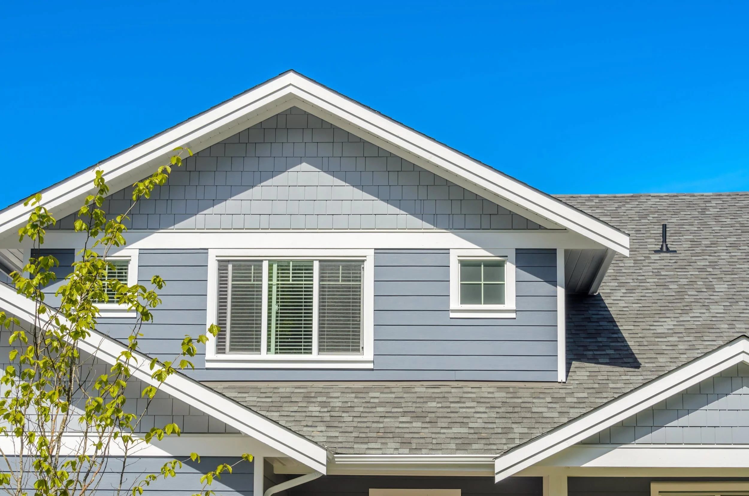 New hardie board siding on louisville kentucky home