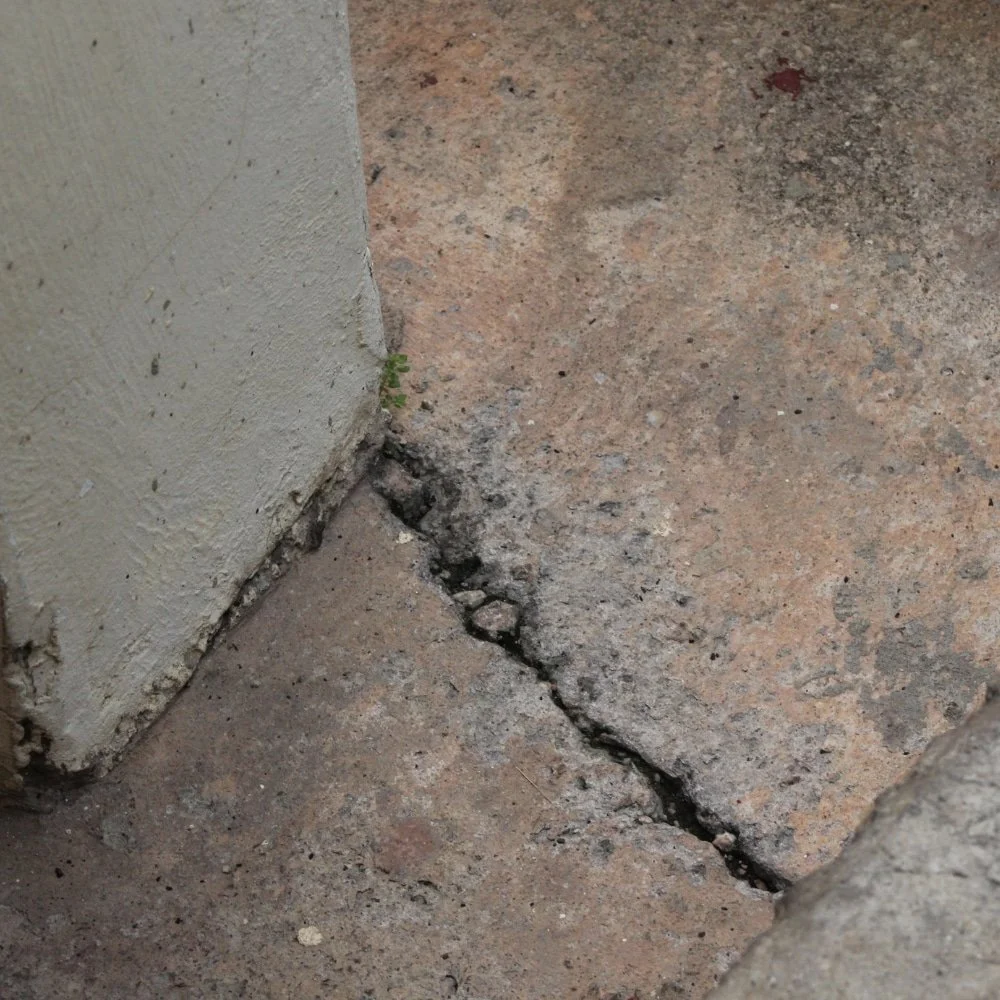 New Look Roof helps prevent cracks and water damage to the foundation of the home. Gutters help prevent serious damage.