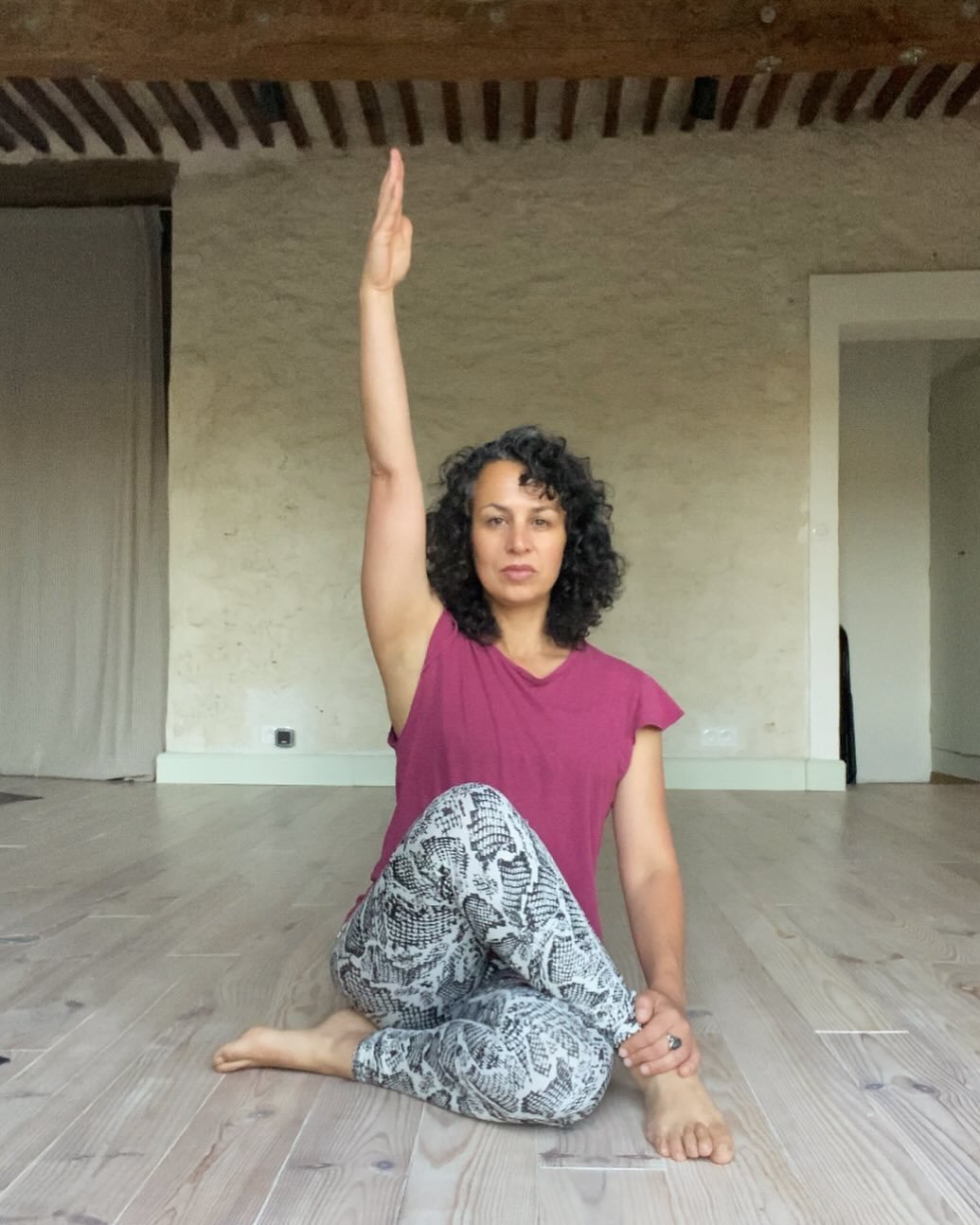 Hot, hot, hot!
Cette p&eacute;riode nous invite &agrave; plonger dans cette chaleur intense, &agrave; respirer dedans.

&Agrave; ne pas r&eacute;sister.

Un des grands enseignements du yoga est la non-r&eacute;sistance &agrave; ce qui est. Quand on r