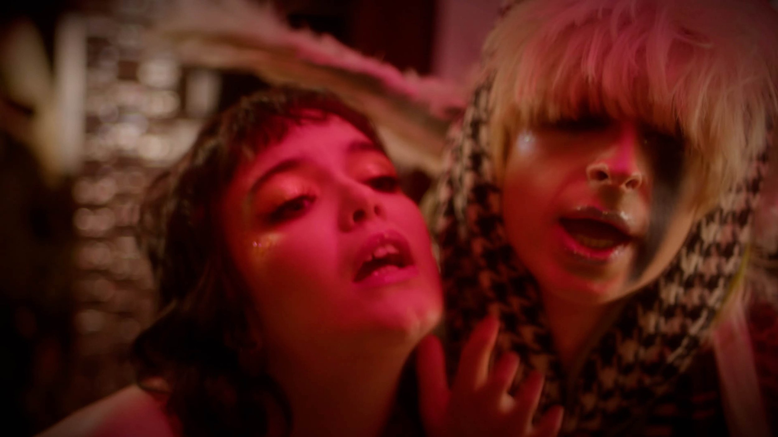BILLIONAIRES - HOT (OFFICIAL MUSIC VIDEO) 2-17 screenshot.jpg