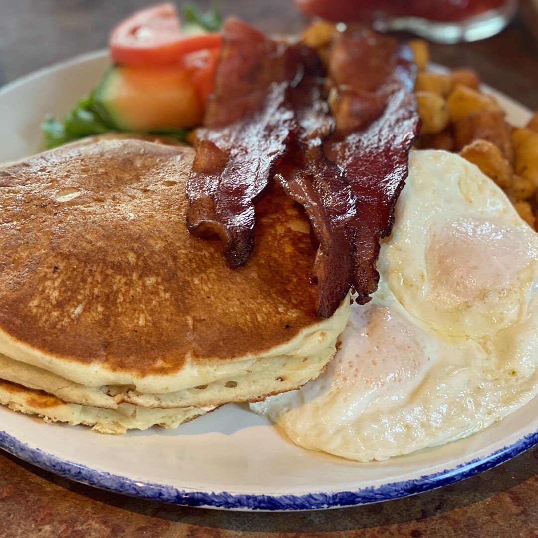 Weekday breakfast is back! Starting next week we will be opening at 10am Tuesday - Friday and serving our full breakfast menu until 11am 🥞

New hours:

Monday: CLOSED
Tuesday - Thursday: 10am - 7pm
Friday: 10am - 8pm
Saturday: 9am - 8pm
Sunday: 9am 