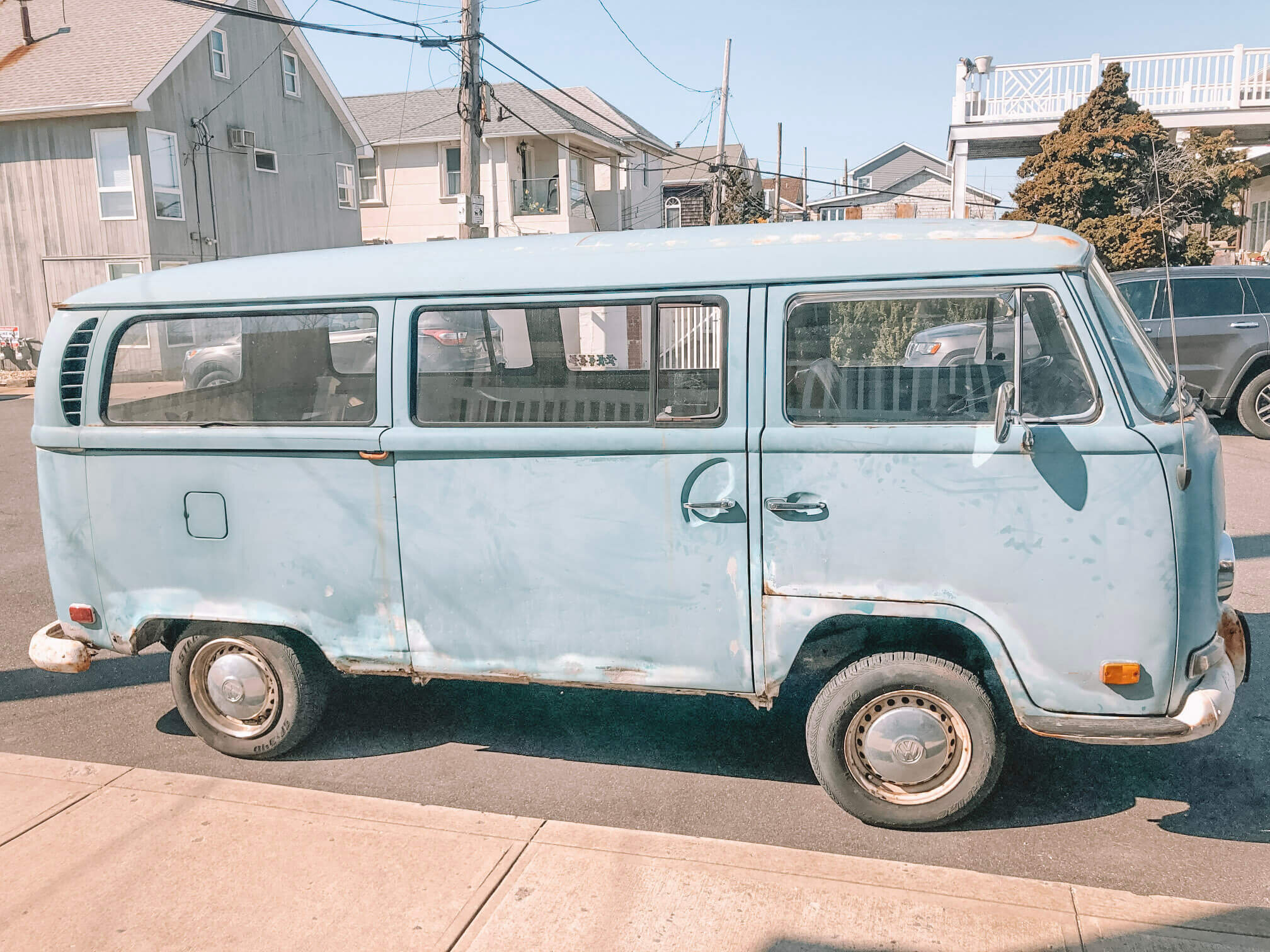 vintage-vw-bus-turned-photo-booth.jpg