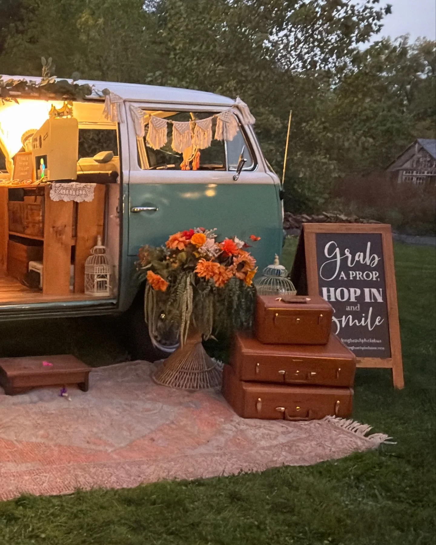 ✨ Bringing all the autumn magic to life, one detail at a time 🍁✨ Ready to book? Let&rsquo;s chat! #longbeachphotobus