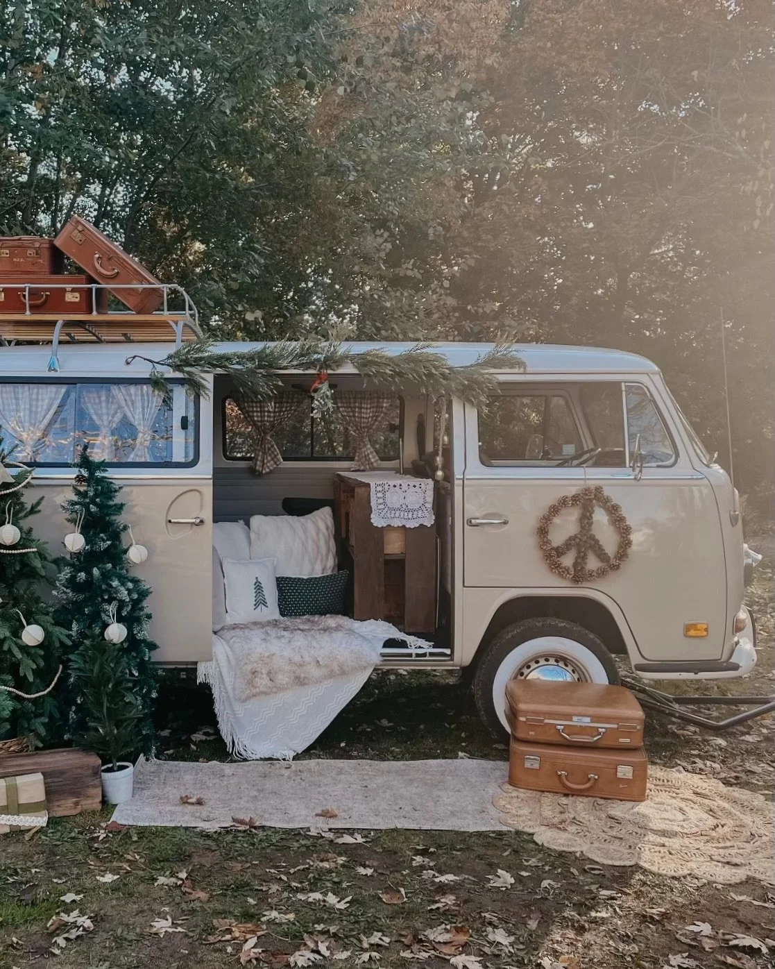 ✨Another holiday season and another reason to slow down and soak up the good stuff.✨ Sammy &amp; Gracie have been busy spreading holiday cheer, so get ready for a few photos to brighten up your feed and maybe spark a little joy of your own. 
Photos b