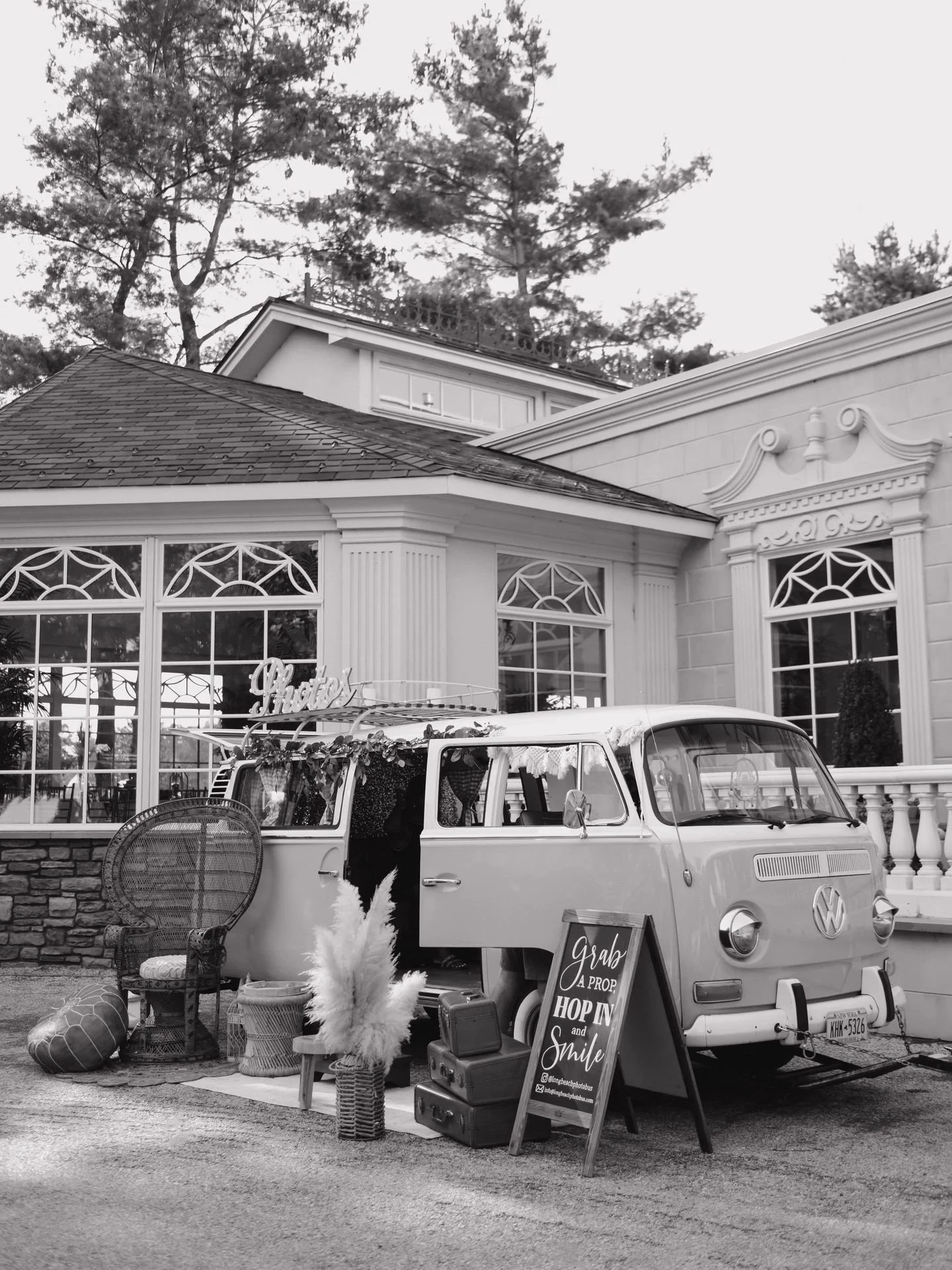 Gracie looking chic ✨

Our vintage 1972 Volkswagen Photo Booth Bus is here to elevate your event with her one-of-a-kind charm. With her timeless style and fun personality, she fits effortlessly with any theme and turns every photo inside and out into