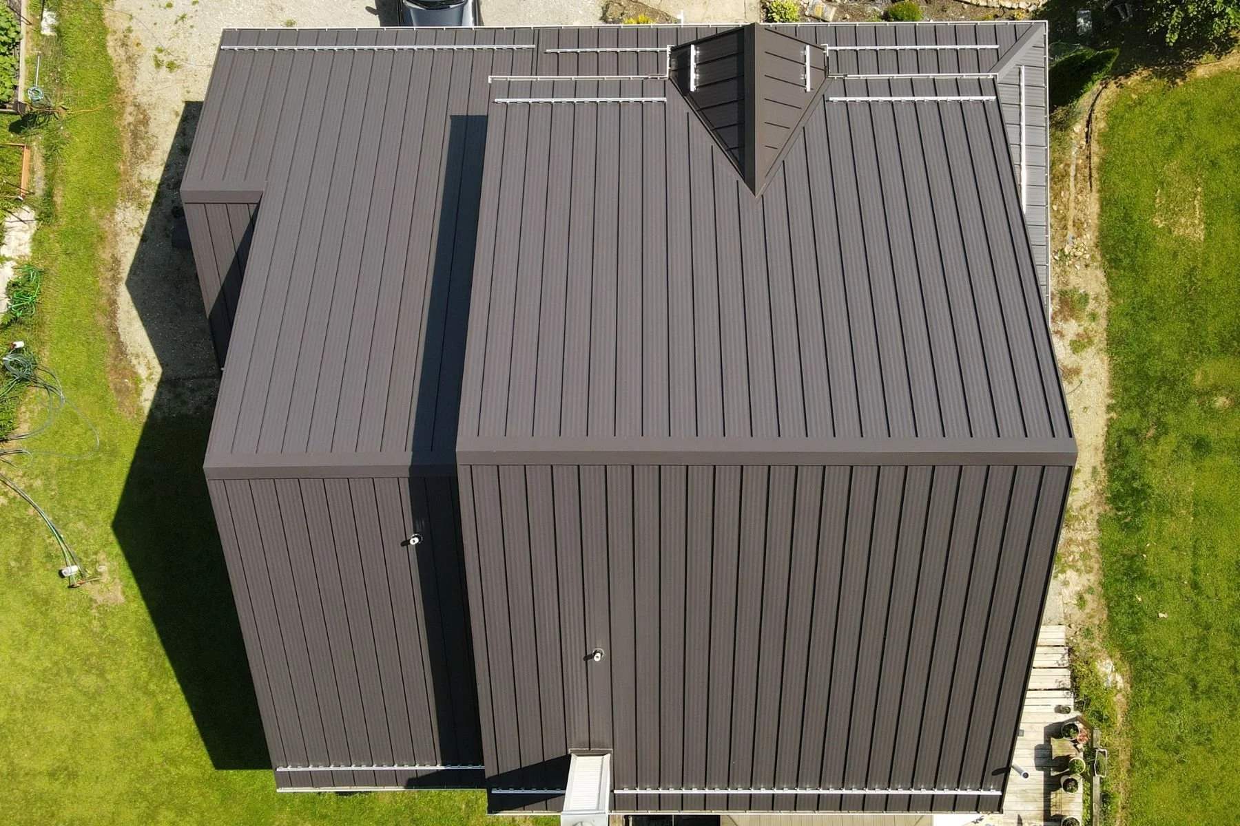 Standing Seam Metal Roofing Columbus Ohio Roofers Newman Roofing LLC standing-seam-metal-roofing-columbus-ohio-roofers-newman-roofing-llc