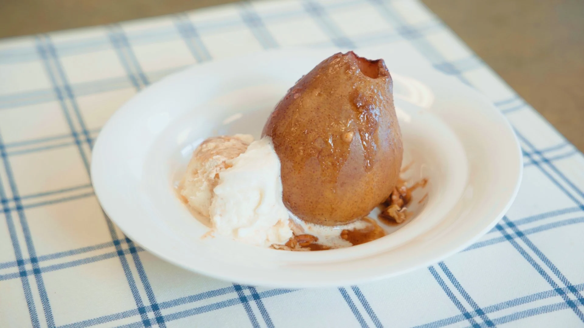 Microwave Baked Apples or Red Pears I Ep. 60 I Cooking in the Community Kitchen