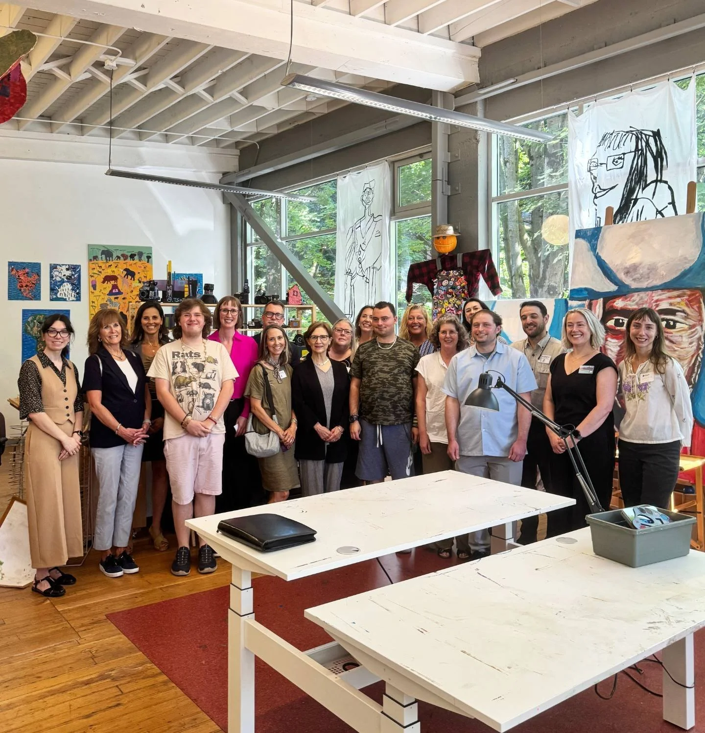 On August 7, North Pole Studio was honored to welcome National Endowment for the Arts Chairman Mary Anne Carter to the studio while she was visiting Oregon. Congresswoman Suzanne Bonamici, Amy Lewin, Director of the Oregon Arts Commission and Cultura