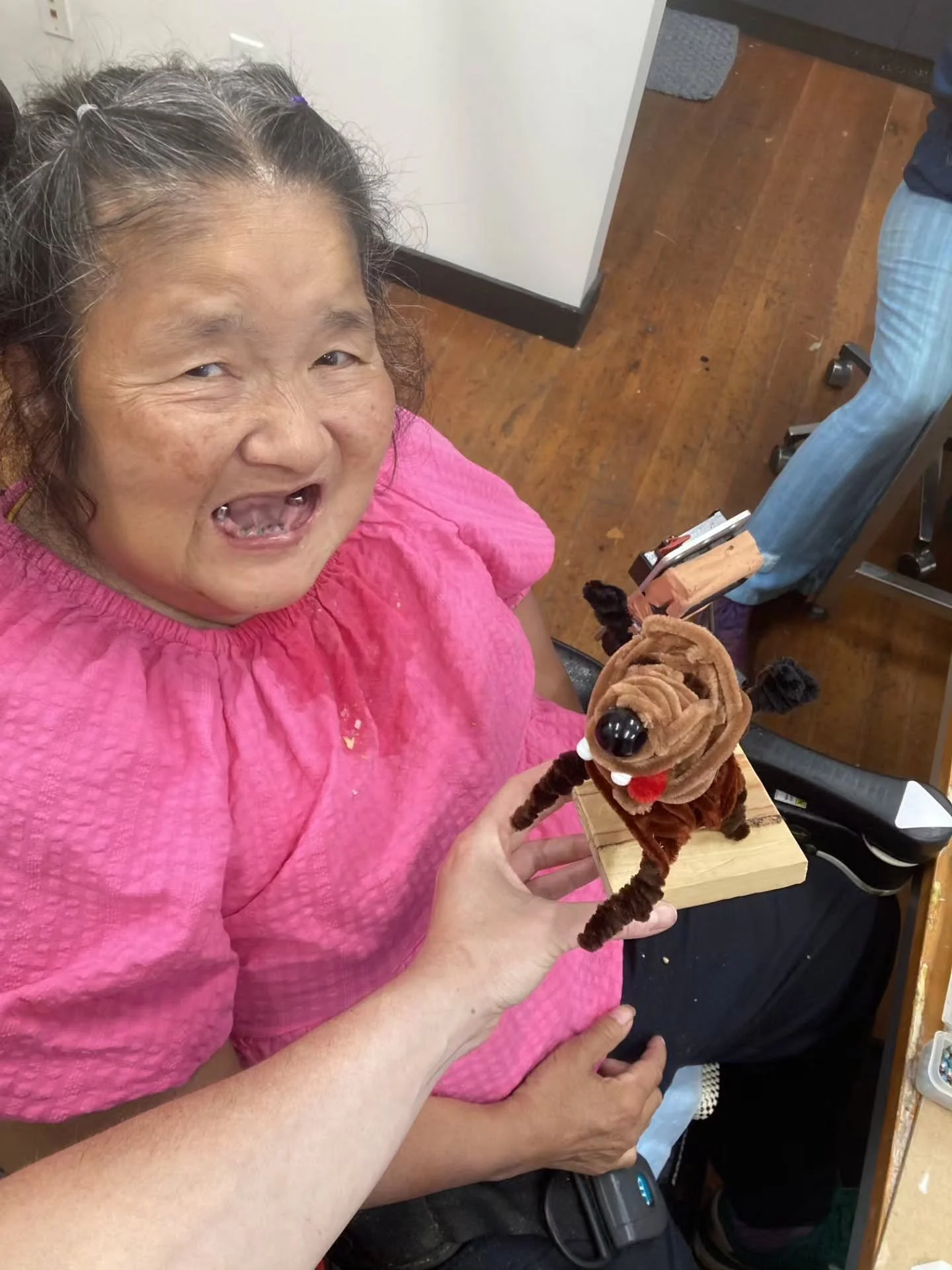 Thank you Amanda Triplett @fibrousviscera for hanging out at the studio and leading artists in a 3D Fiber Forms workshop. Artists created wire armatures and used pipe cleaners, recycled fabric scraps, beads and more to make multimedia characters and 