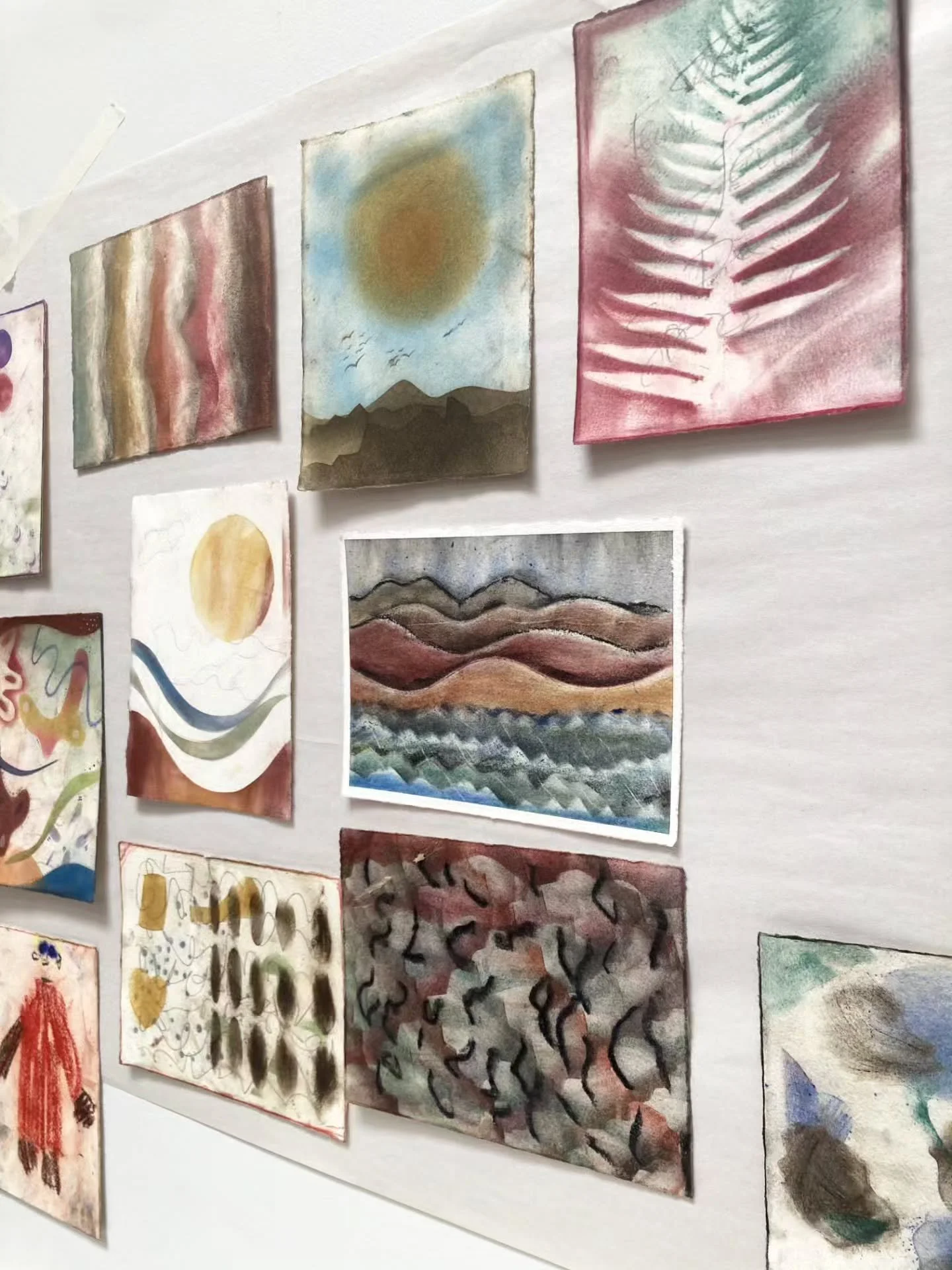 Thank you to Corey Pressman @cspressman for coming back to lead a second Waxed Powder Painting workshop. Artists played used pastel pigment to play with texture, color, and form to create these dreamy compositions - sealed with beeswax!