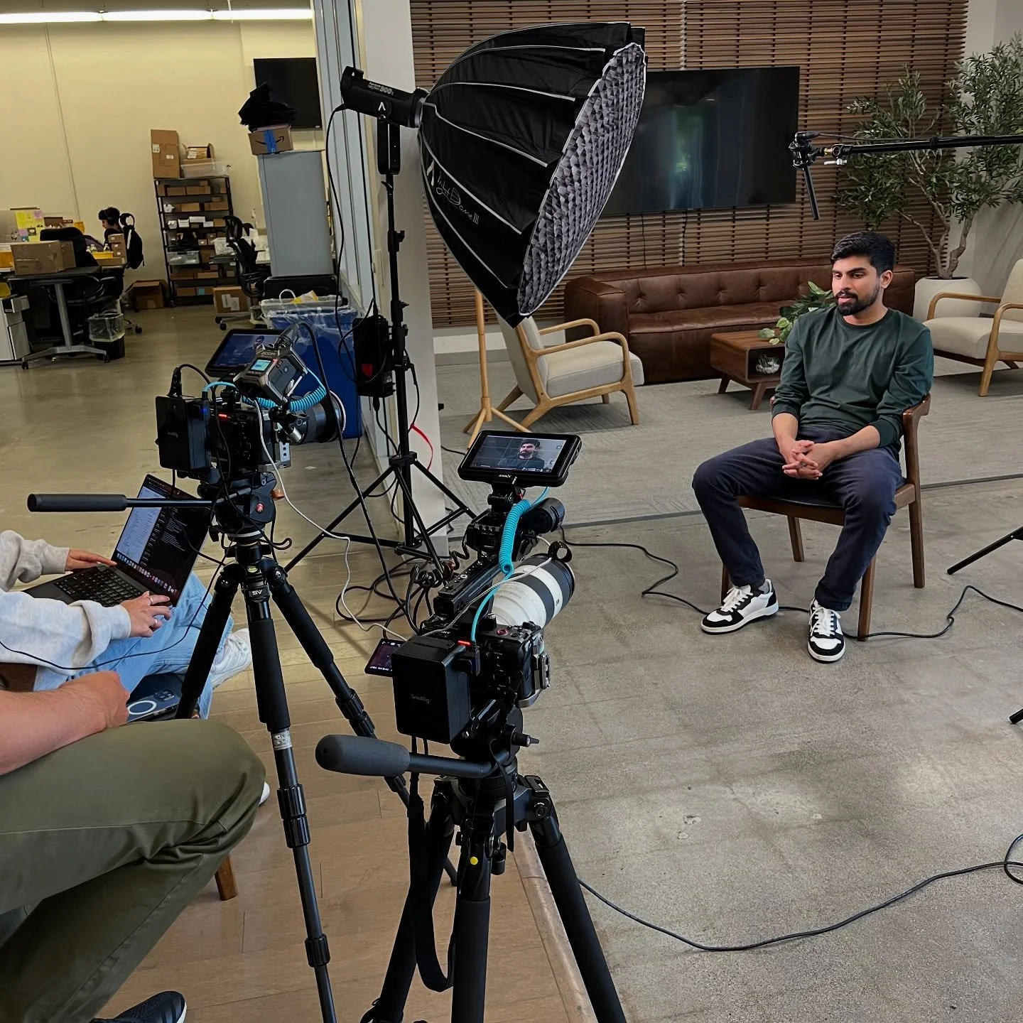Stacked day shooting with Athelas! We had a 3-camera podcast utilizing our Sony FX3&rsquo;s straight into about 15 2-camera recruiting interviews with b-roll of every interviewee! @chino_svizzero 

#setlife #videoproduction #videography #filmmaking @