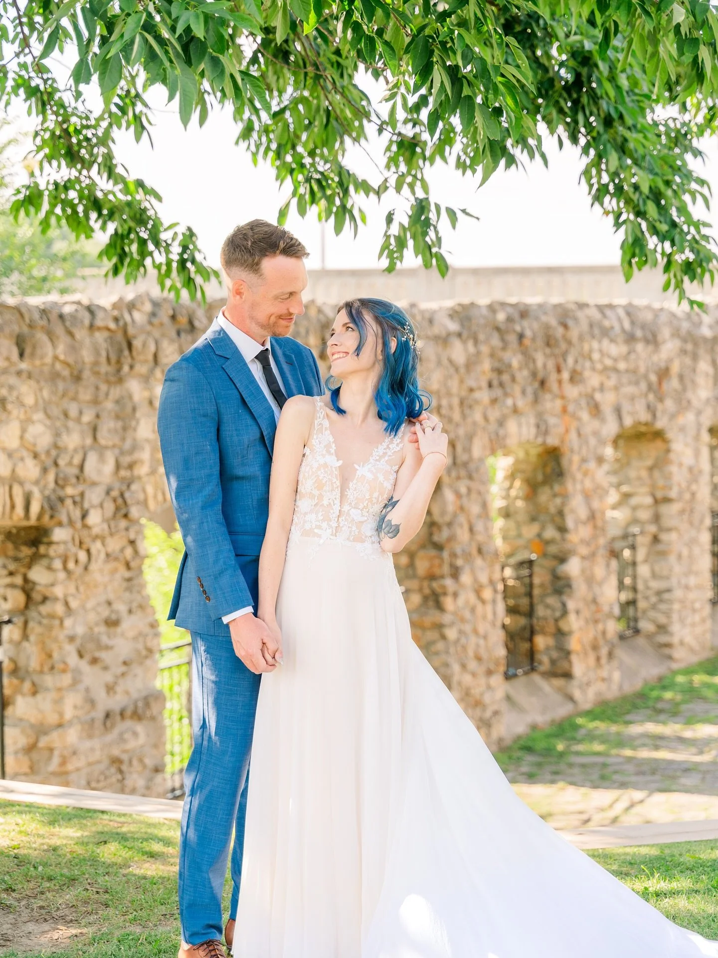 J&amp;J said I do 1 week ago!!! Which means it&rsquo;s been a week of me trying to decide which of these same day sneak peeks are my favourite&hellip; and honestly I just can&rsquo;t! 
#ido #2025bride 

Bride + DIY Queen: @jennmccluskey Dress: @sixpe