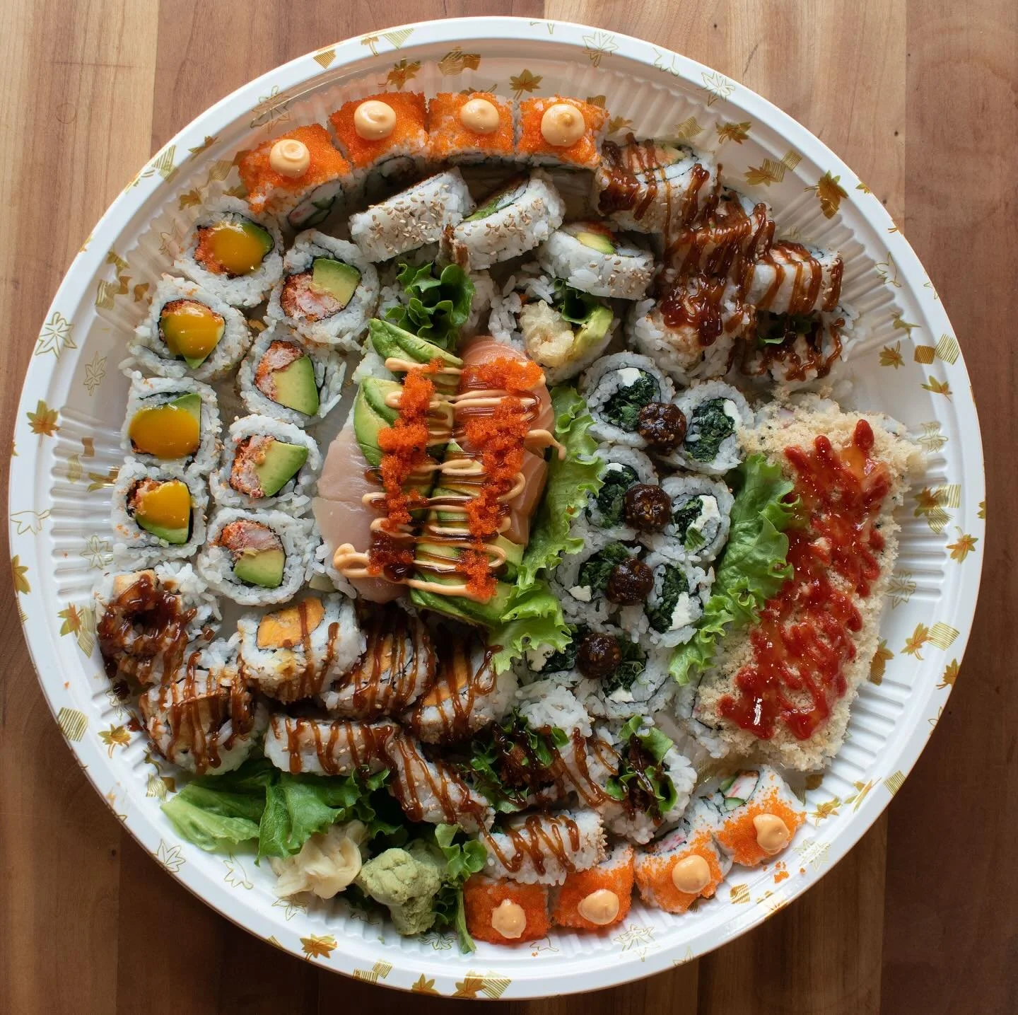 Our September platter has arrived! Featuring a special Cucumber &amp; Cheese Roll, topped with Salmon, Avocado and Tuna. The Avocado, Dynamite Roll also makes its return alongside a variety of Daruma staples. The September platter includes:
-Cucumber