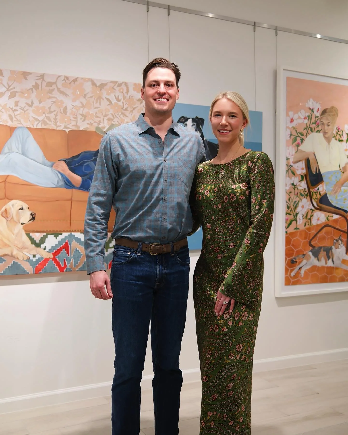 So honored to show at @birdhousegallery_ with the amazing @tannermuse !!!! Such a fun show, community, and creative space! Thank you bird house! 🐦&zwj;⬛🤍🌸💛

This collection of work was all about pattern, pets, and people in the home - a sacred pl