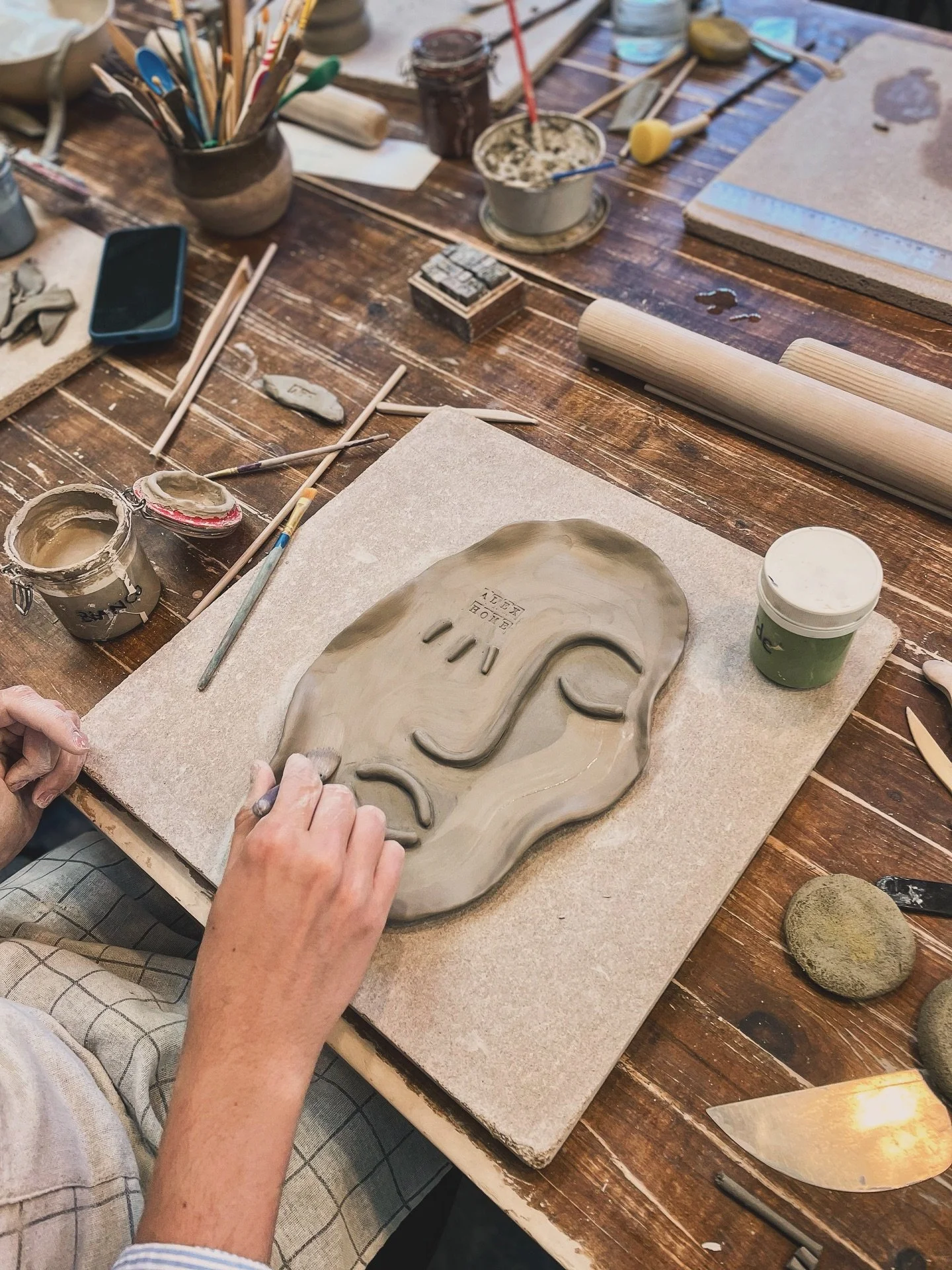 Instant&aacute;neas de los talleres de este fin de semana! 🧡 Gracias Gracias Gracias por confiar en Terracota Cer&aacute;micas!! ✨💫

Si t&uacute; tambi&eacute;n quieres crear y decorar, desde un trocito de barro, tu propia pieza de cer&aacute;mica,