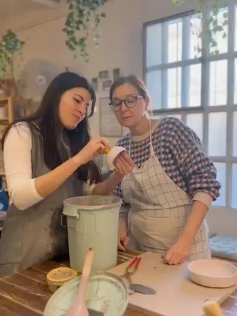&iexcl;Buenos d&iacute;as! 🌞 
Ya estamos de vuelta por el taller! 
Os esperamos a todos/as en las clases y talleres!!
&iexcl;Feliz semana! 😊

&bull;

#ceramica #tallerdecer&aacute;mica #sabadell #clasesdeceramica #experiencias