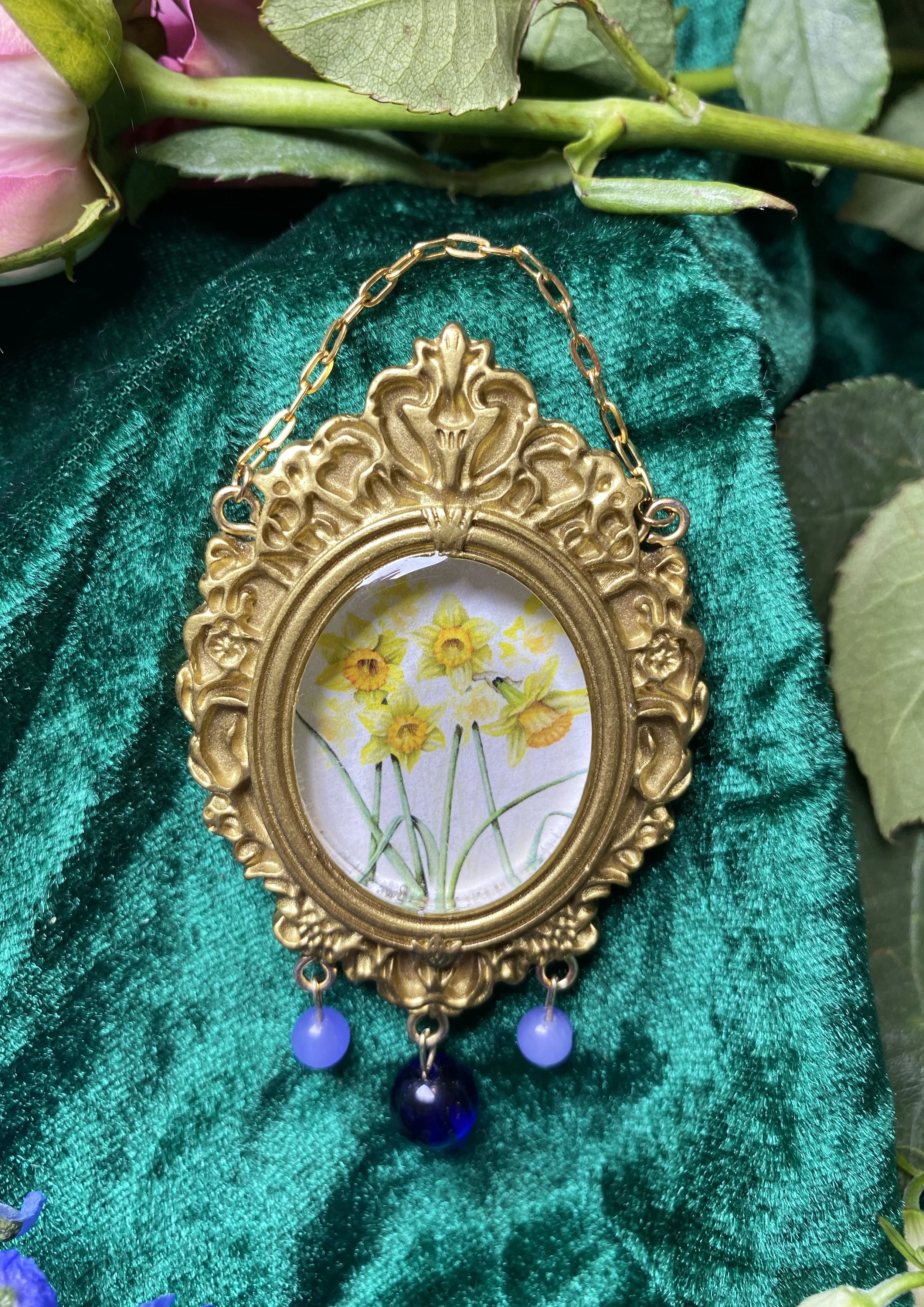 Springtime Daffodils Wall Jewel